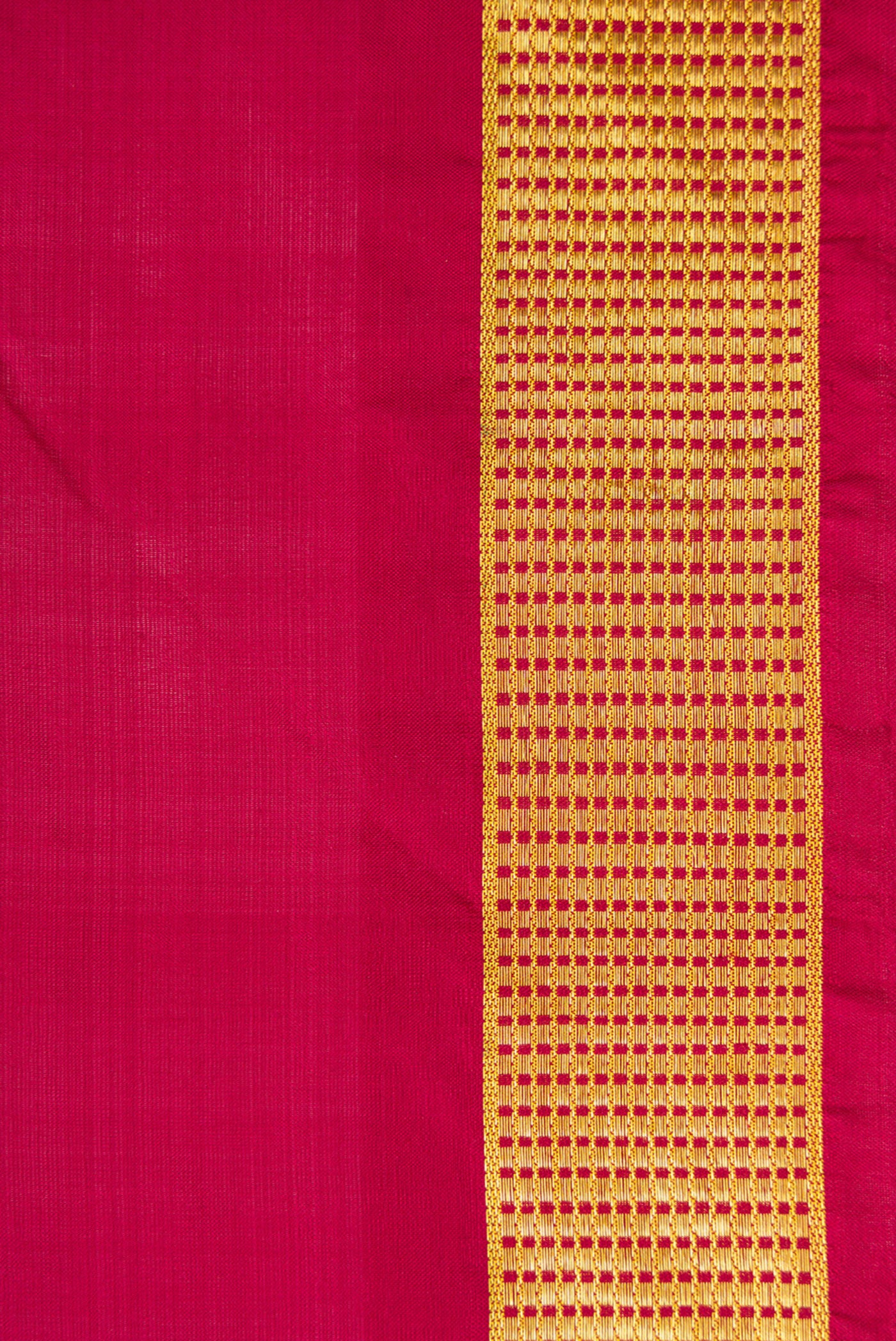Border image of Maroon Dual Tone Kanjivaram Silk Nine Yards Saree with Plain Body and Zari Border. 