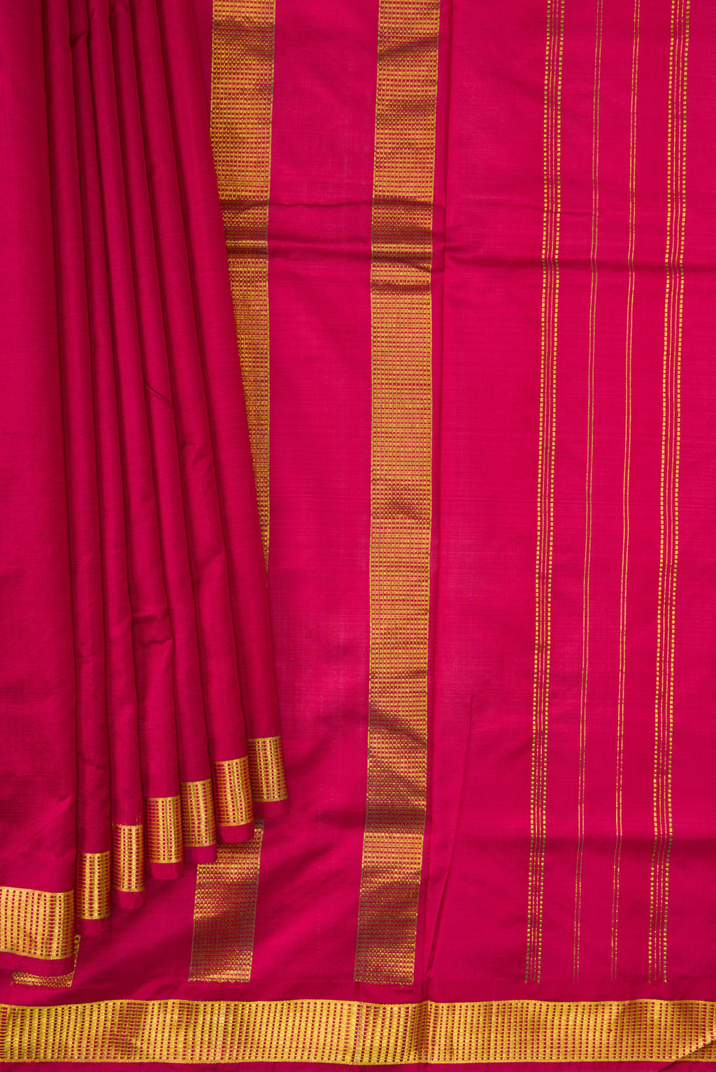 Pleats and pallu of Maroon Dual Tone Kanjivaram Silk Nine Yards Saree with Plain Body and Zari Border. 