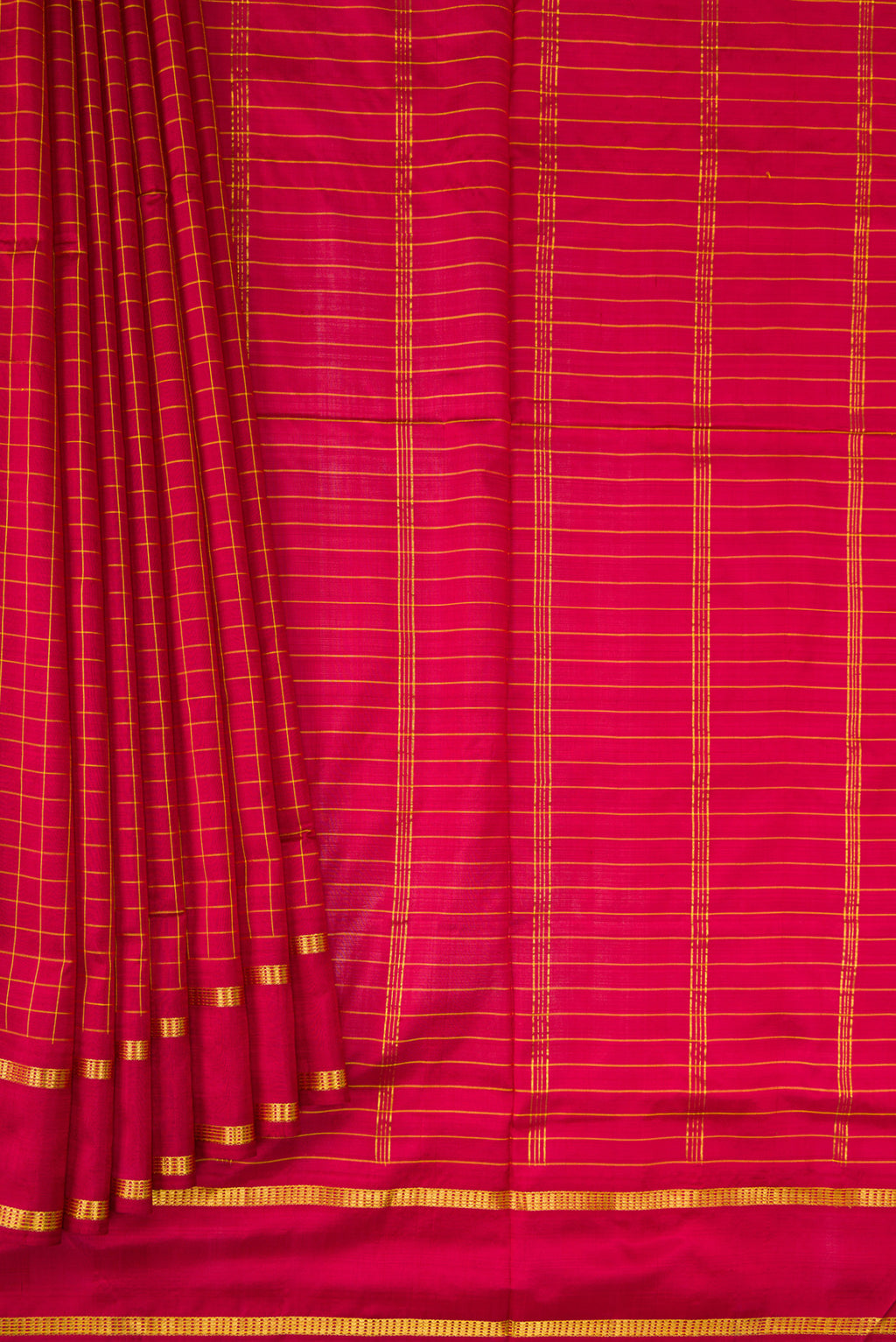 Pleats and pallu of Pure Silk Pure Zari Maroon Dual Tone Kanchipuram Nine Yards Saree with Checked design on the body and Zari Border. 