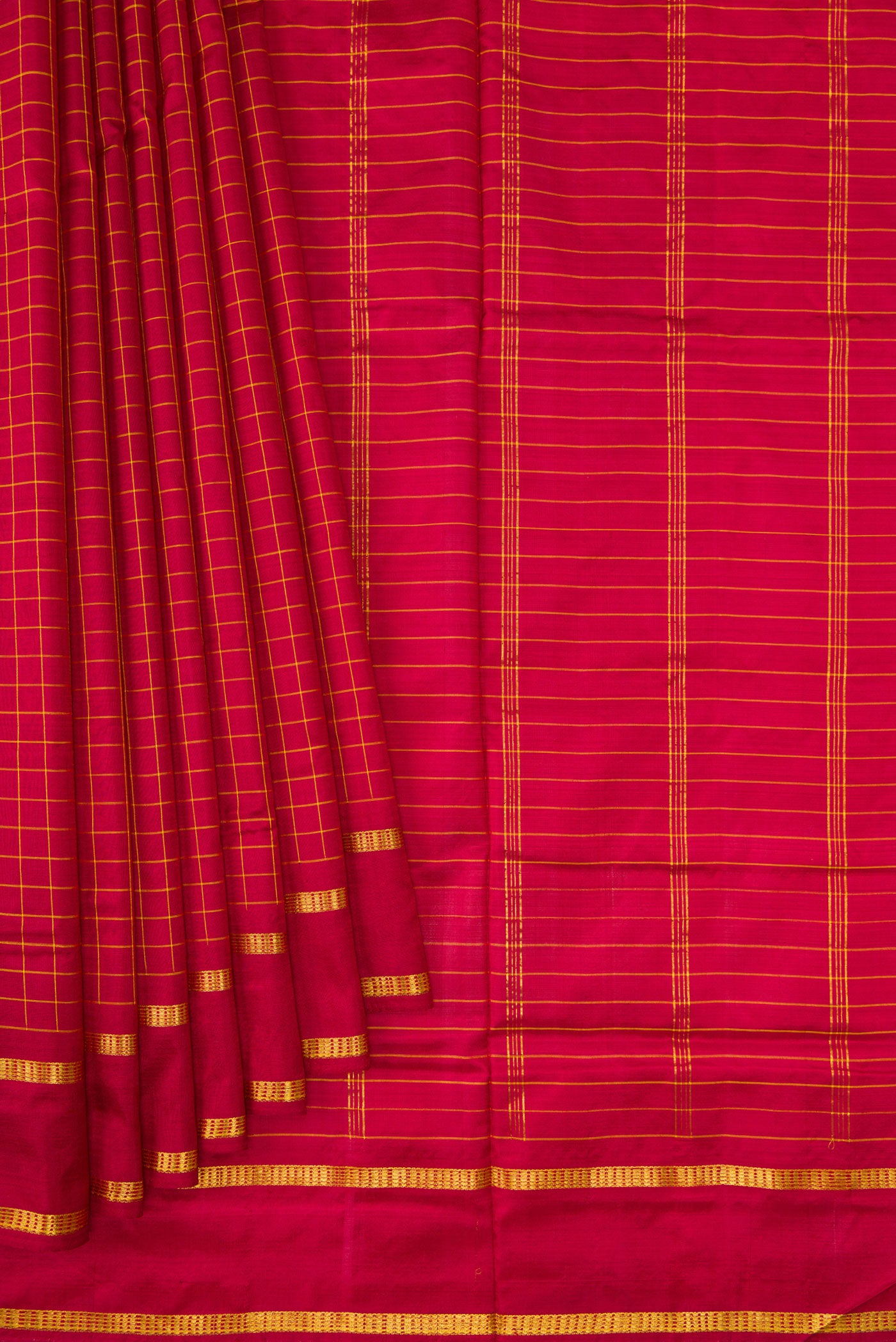 Pleats and pallu of Maroon Kanchipuram Silk Nine Yards Saree with Checked design on the body and Zari Border. 
