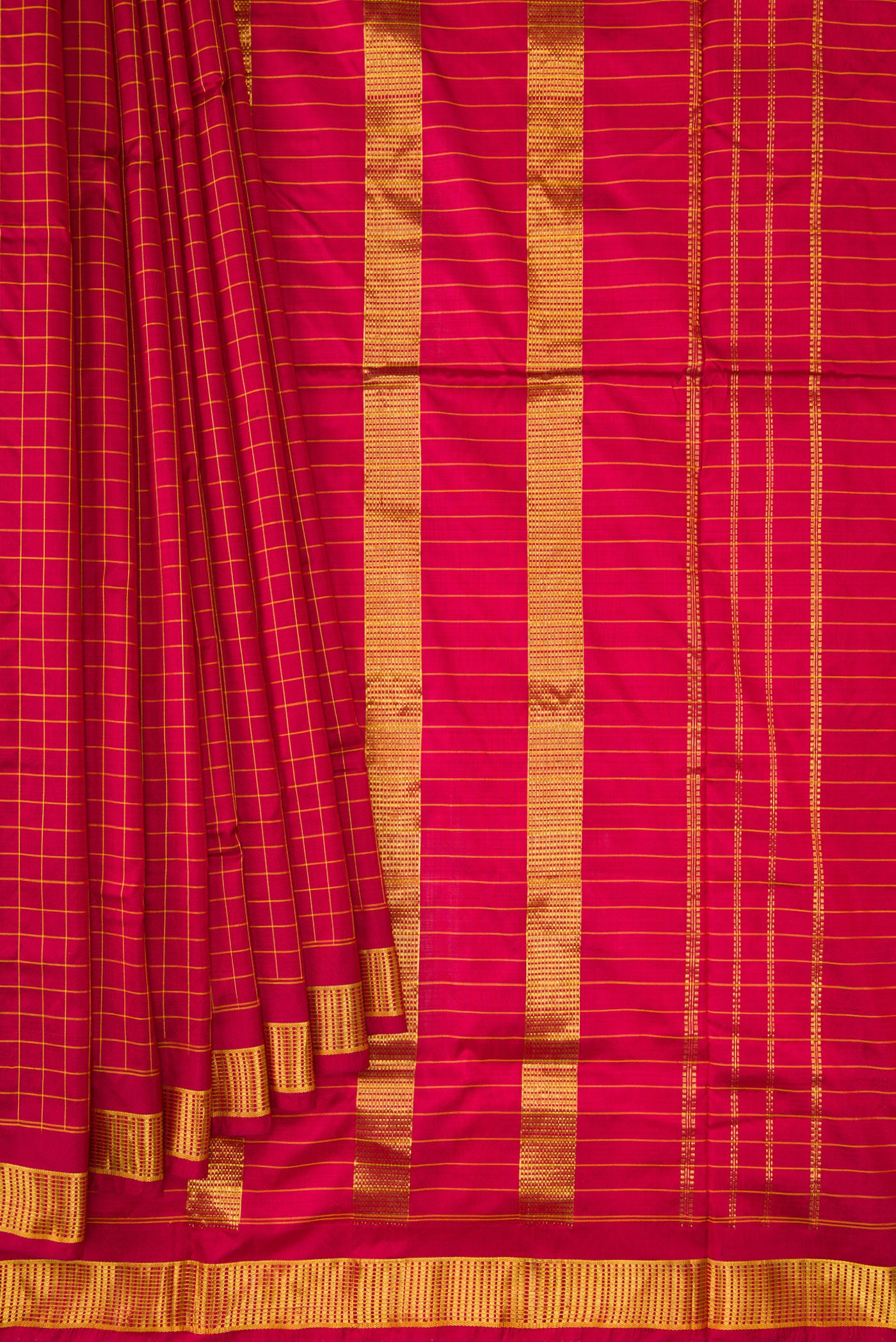 Pleats and pallu of Maroon Kanjivaram Silk Nine Yards Saree with Checked design on the body and Zari Border. 