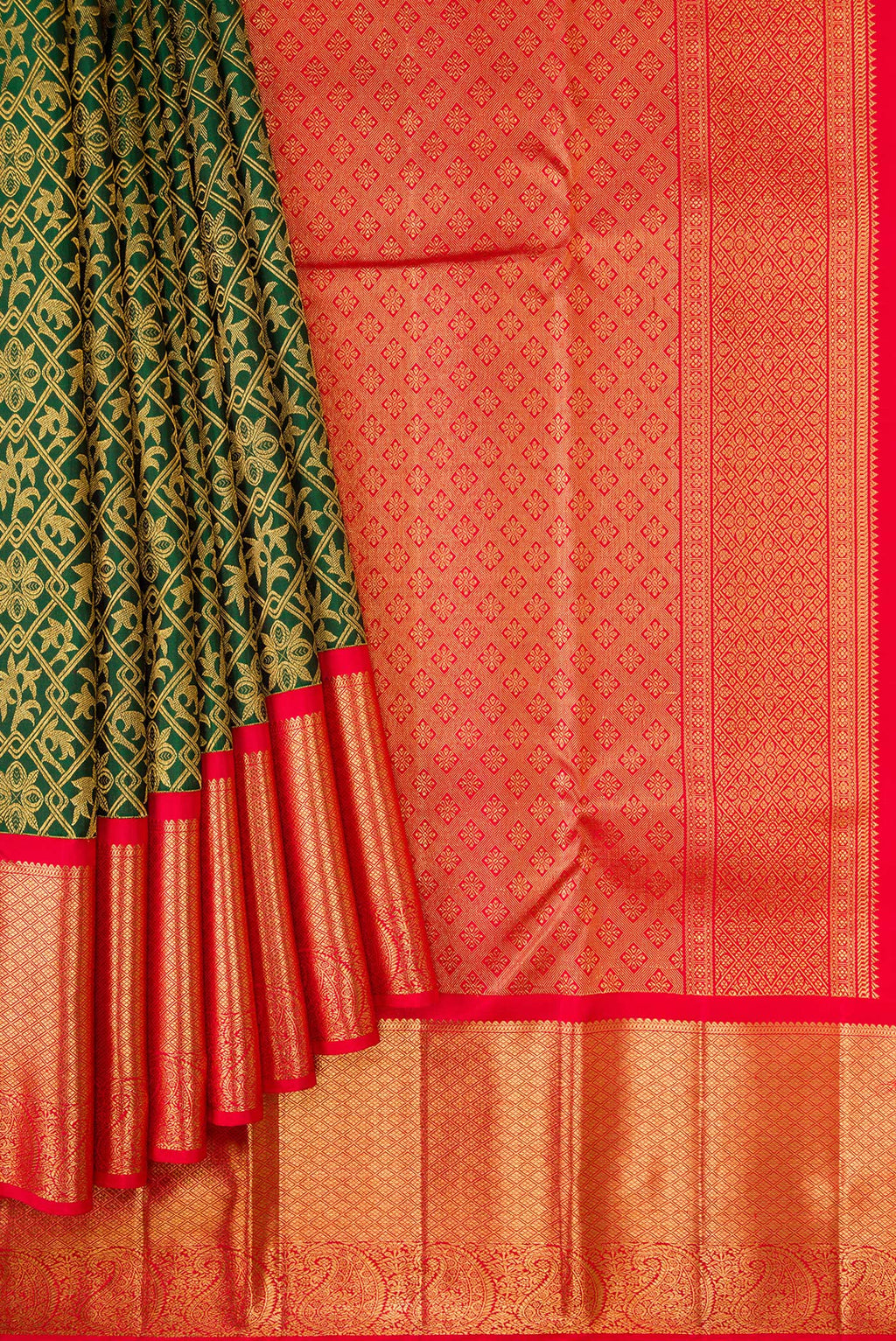 Pleats and pallu of Green Dual Tone Kanjivaram Silk Saree with Zari Brocade on the body and Zari Border. 
