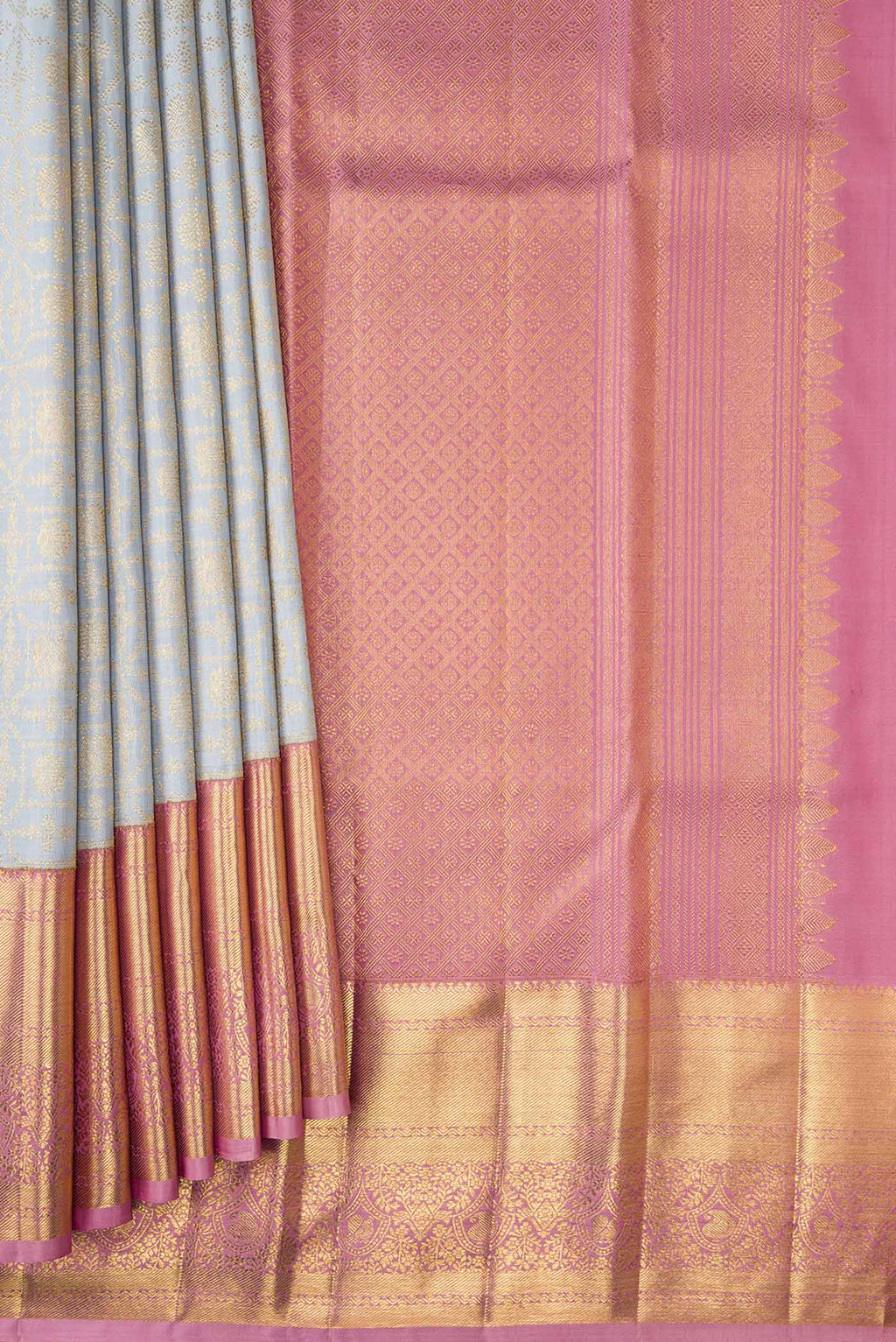 Pleats and pallu of Grey Dual Tone Kanchipuram Silk Saree with Zari Brocade on the body and Zari Border. 