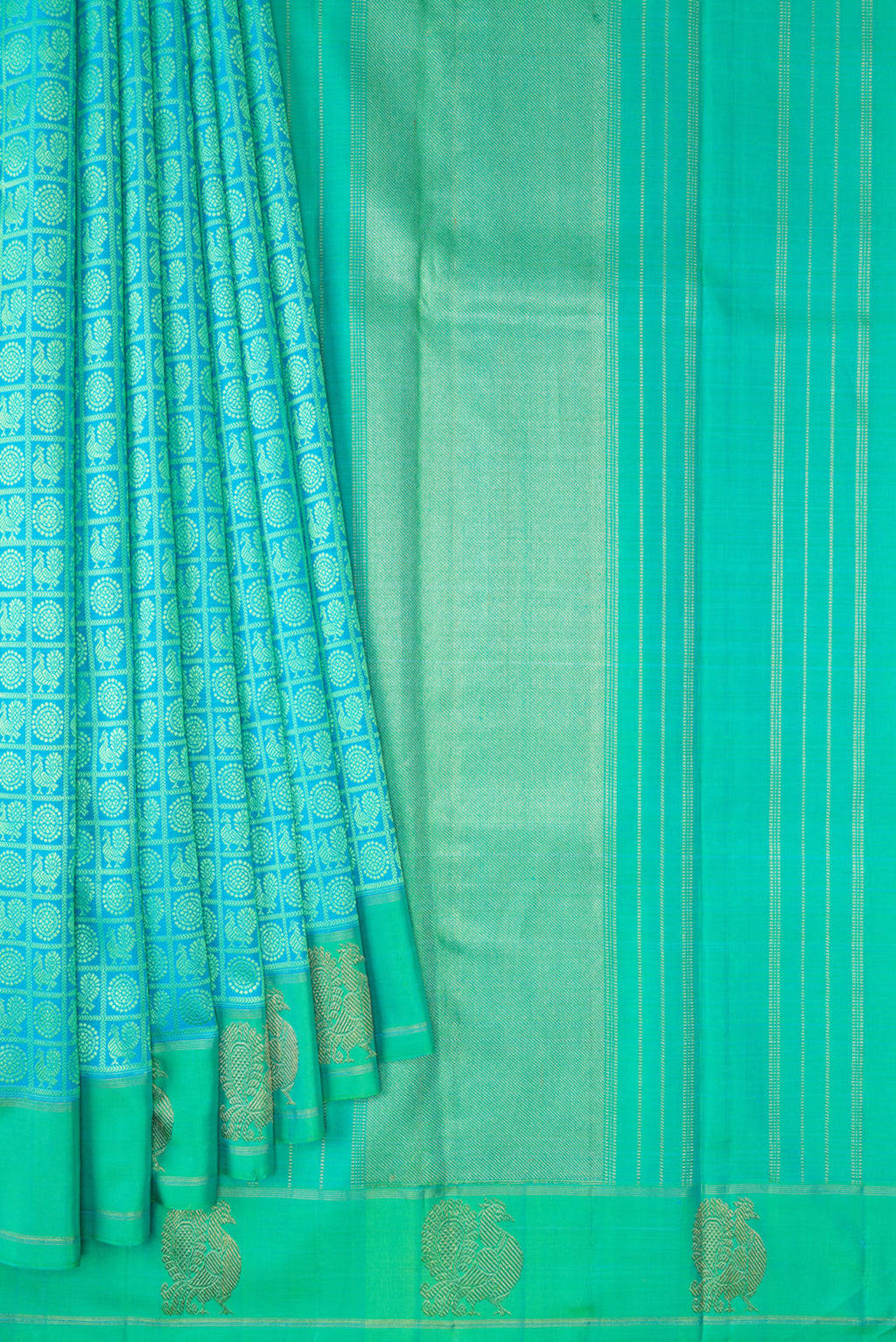 Pleats and pallu of Pure Silk Pure Zari Sea Green Dual Tone Kanjivaram Saree with Jacquard design on the body and Fancy Border. 