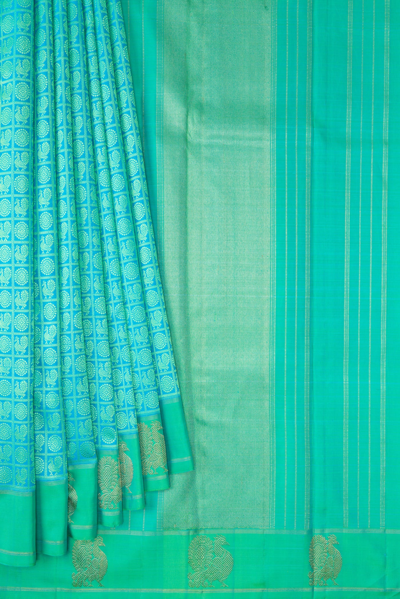 Pleats and pallu of Pure Silk Pure Zari Sea Green Dual Tone Kanjivaram Saree with Jacquard design on the body and Fancy Border. 