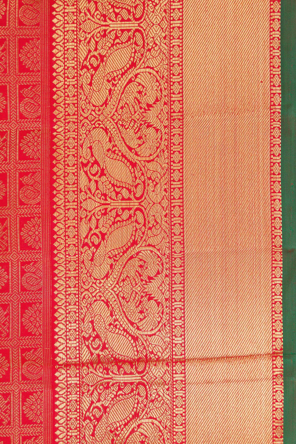 Border image of Pure Silk Pure Zari Red Dual Tone Kanjivaram Saree with Zari Brocade on the body and Zari Border. 