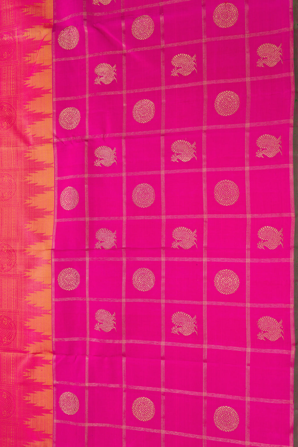 Border image of Pure Silk Pure Zari Coral Dual Tone Kanchipuram Saree with Jacquard design on the body and Checks Border. 