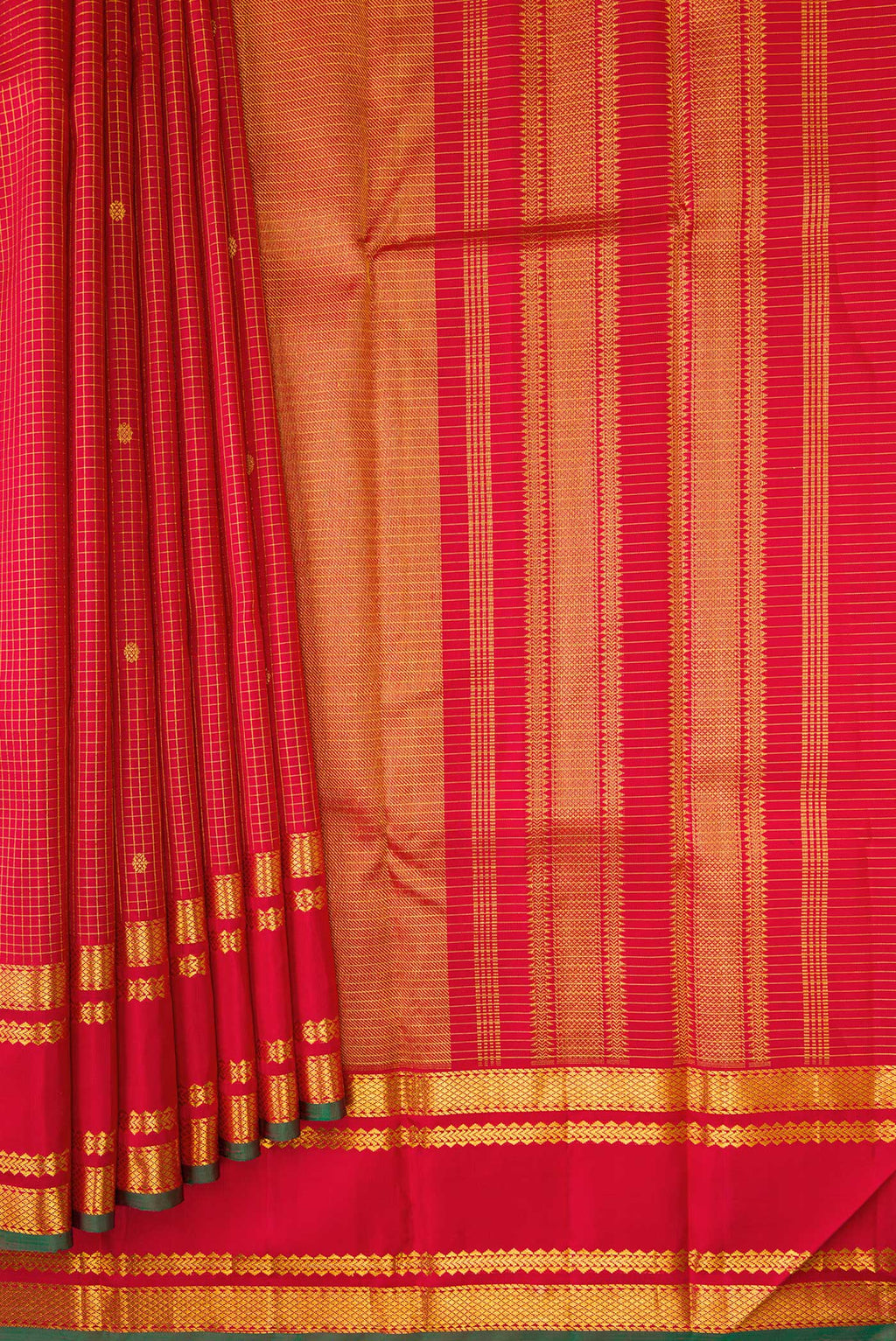 Pleats and pallu of Deep Red Dual Tone Kanjivaram Silk Saree with Checked design on the body and Zari Border. 