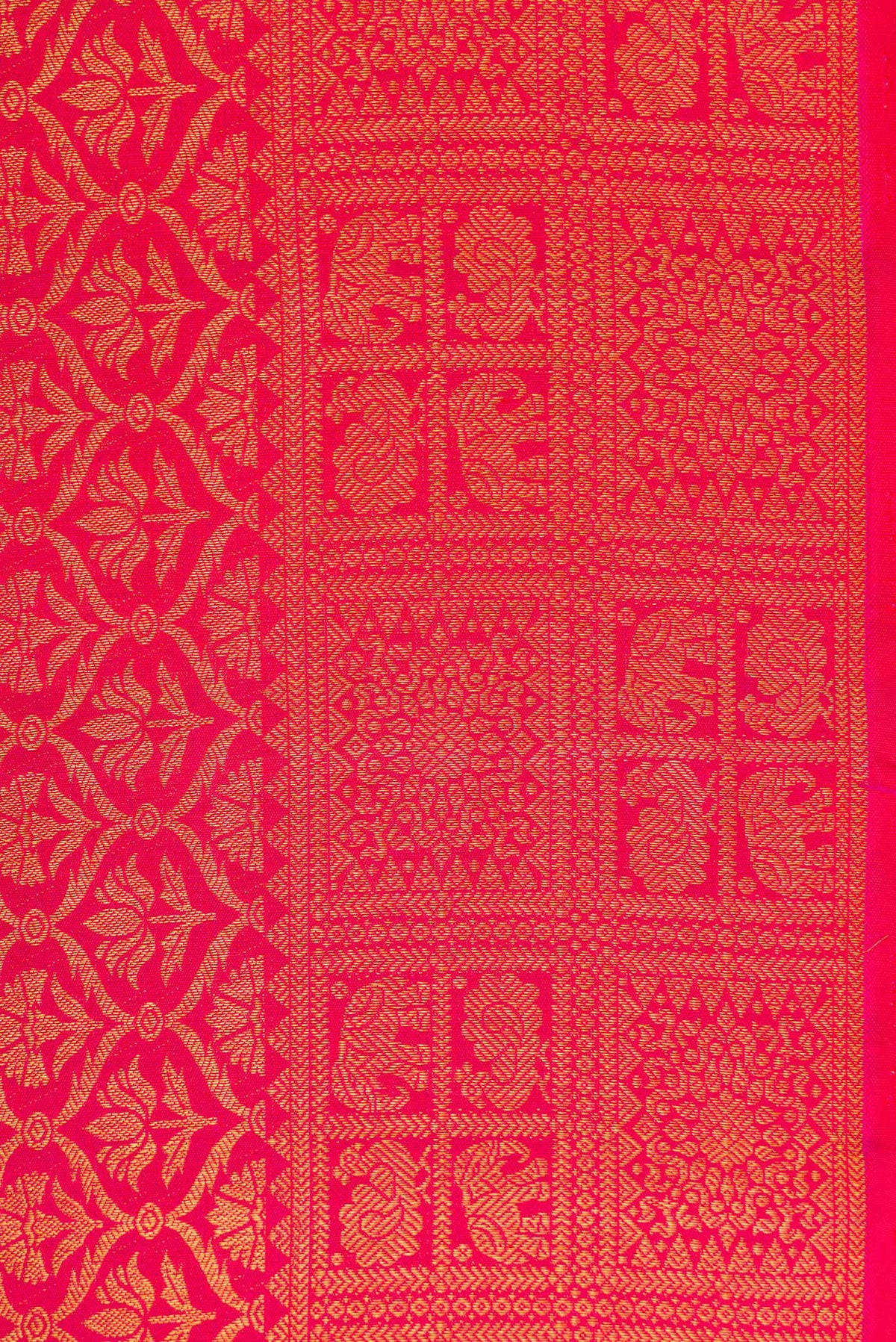 Border image of Pink Dual Tone Kanchipuram Silk Saree with Zari Brocade on the body and Zari Border. 
