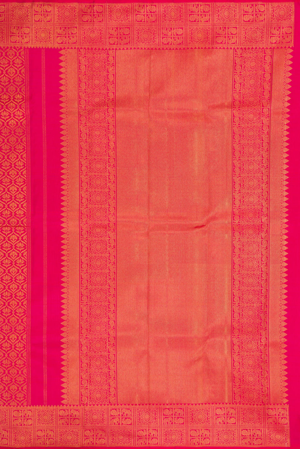 Close up image of the pallu of Pink Dual Tone Kanchipuram Silk Saree with Zari Brocade on the body and Zari Border. 