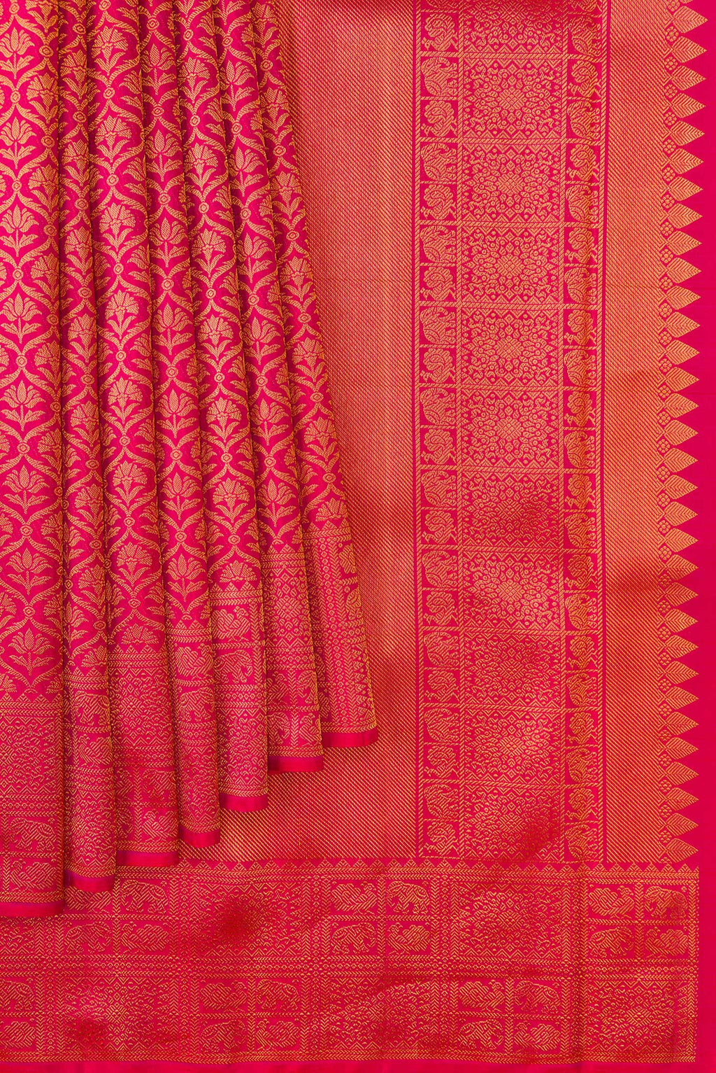 Pleats and pallu of Pink Dual Tone Kanchipuram Silk Saree with Zari Brocade on the body and Zari Border. 