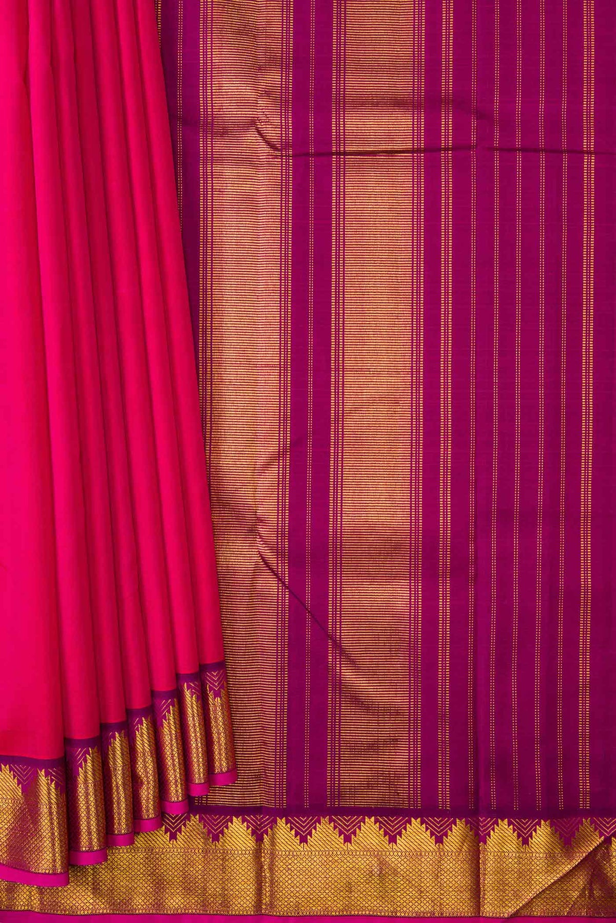 Pleats and pallu of Pink Kanchipuram Silk Saree with Plain Body and Zari Border