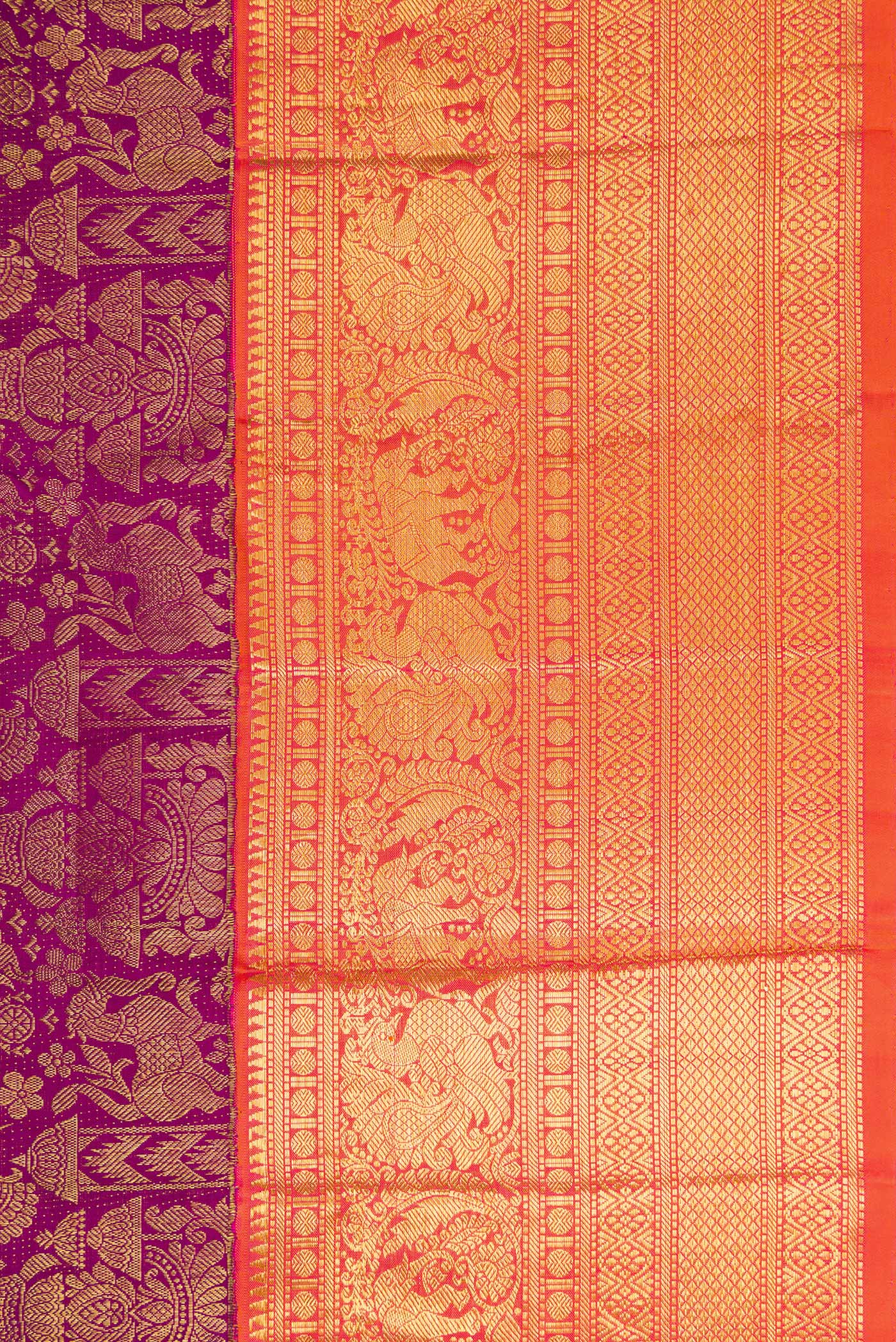 Border image of Magenta Dual Tone Kanchipuram Silk Saree with Zari Brocade on the body and Zari Border. 