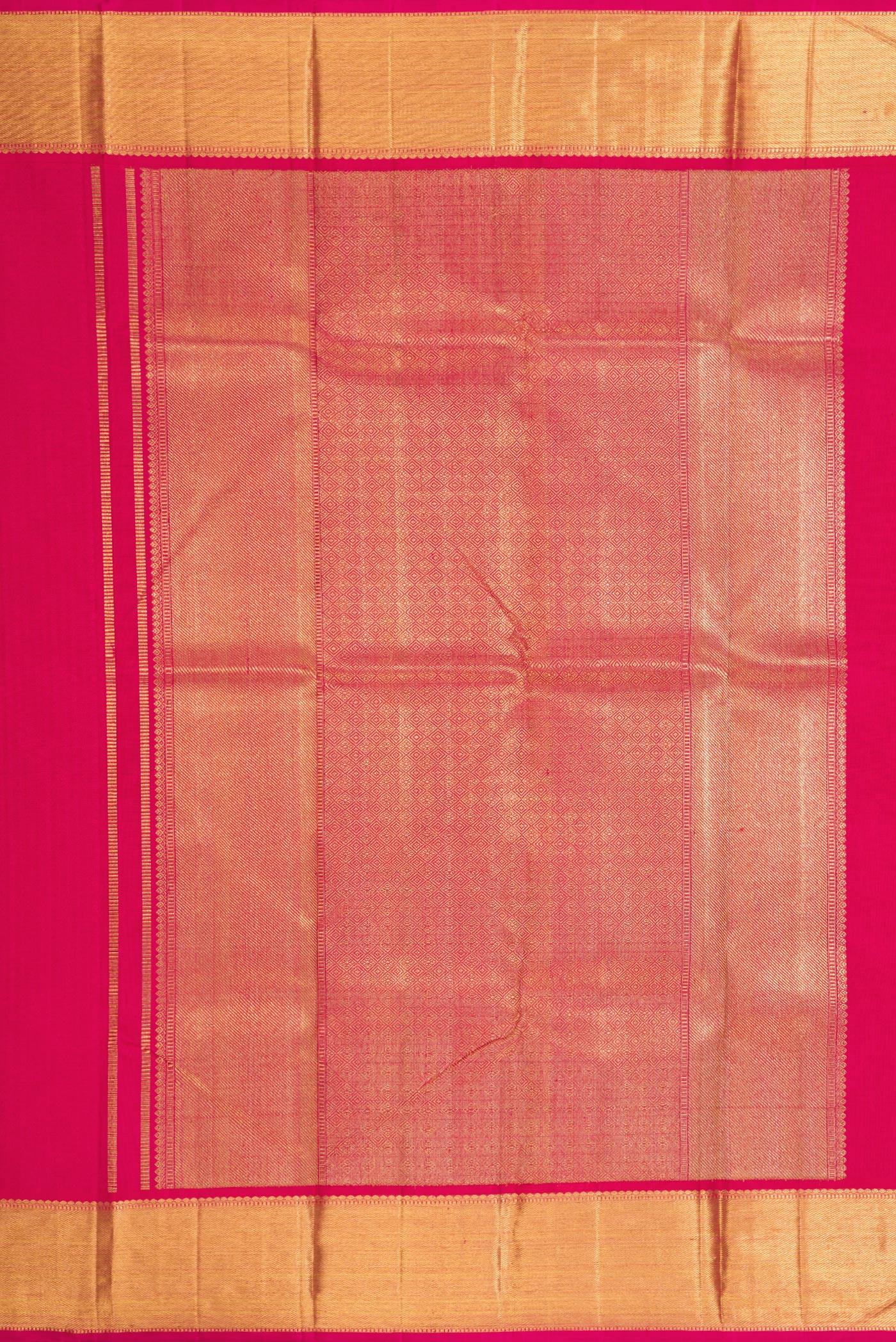 Close up image of the pallu of Pure Silk Pure Zari Dark Pink Dual Tone Kanchipuram Saree with Jacquard design on the body and Zari Border. 