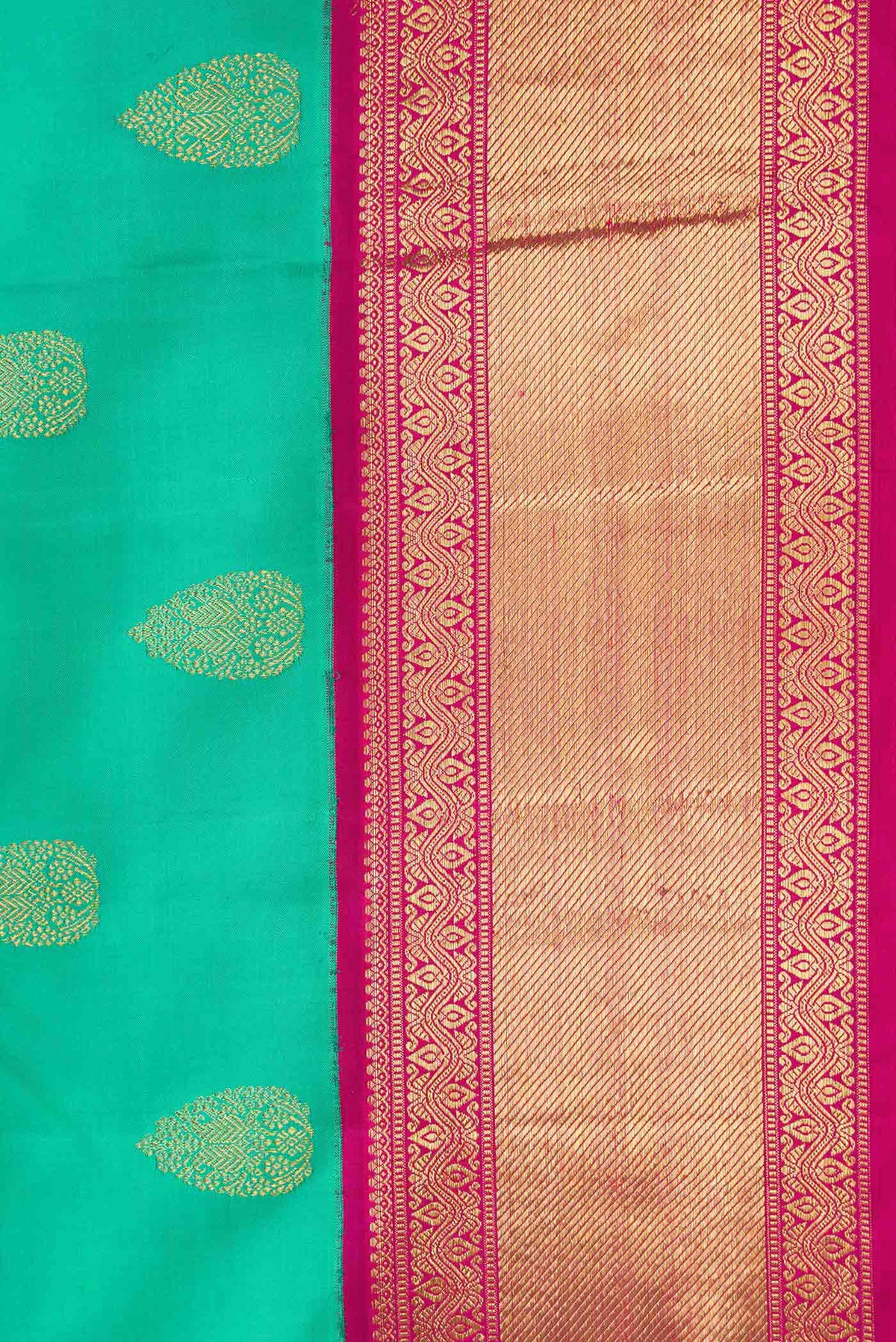 Border image of Pure Silk Pure Zari Sea Green Dual Tone Kanchipuram Saree with Zari Butta on the body and Zari Border