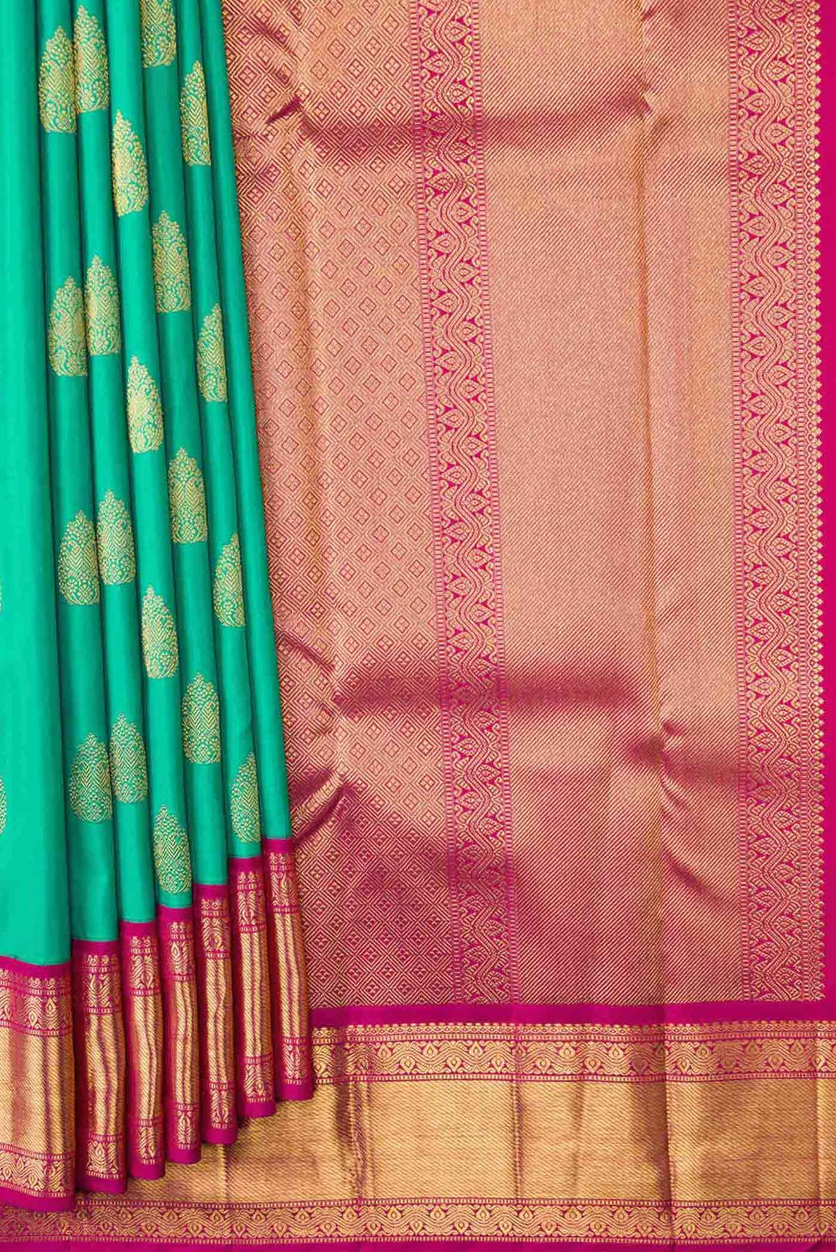 Pleats and pallu of Pure Silk Pure Zari Sea Green Dual Tone Kanchipuram Saree with Zari Butta on the body and Zari Border