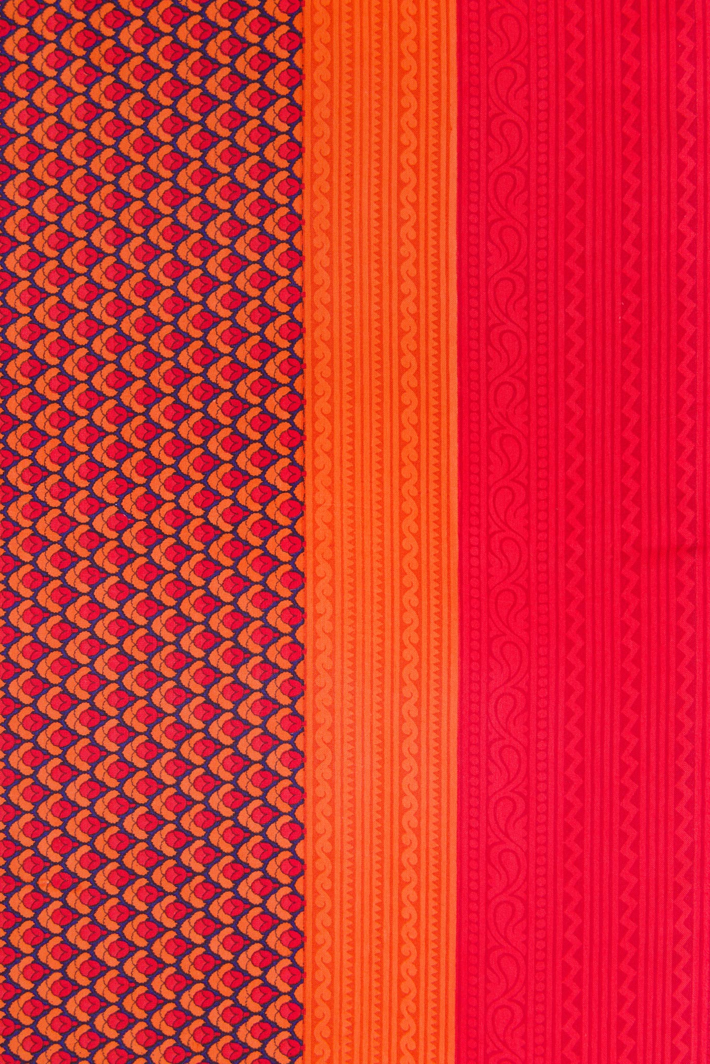 Border image of Red Dual Tone Printed Silk Saree with Printed design on the body and Printed Border. 
