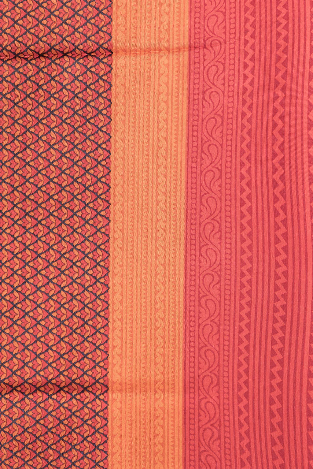 Border image of Red Dual Tone Printed Silk Saree with Printed design on the body and Printed Border. 