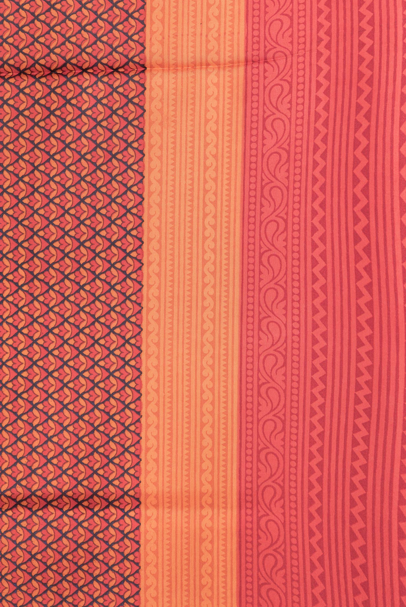 Border image of Red Dual Tone Printed Silk Saree with Printed design on the body and Printed Border. 
