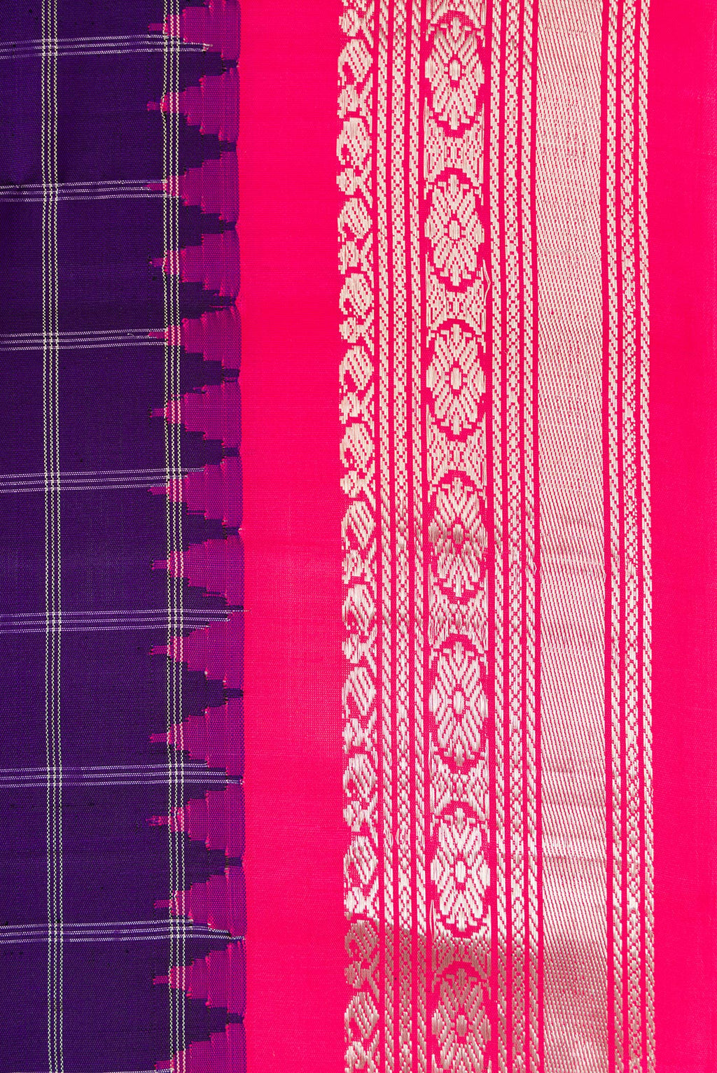 Border image of Royal Blue Dual Tone Gadwal Silk Saree with Checked design on the body and Zari Border. 