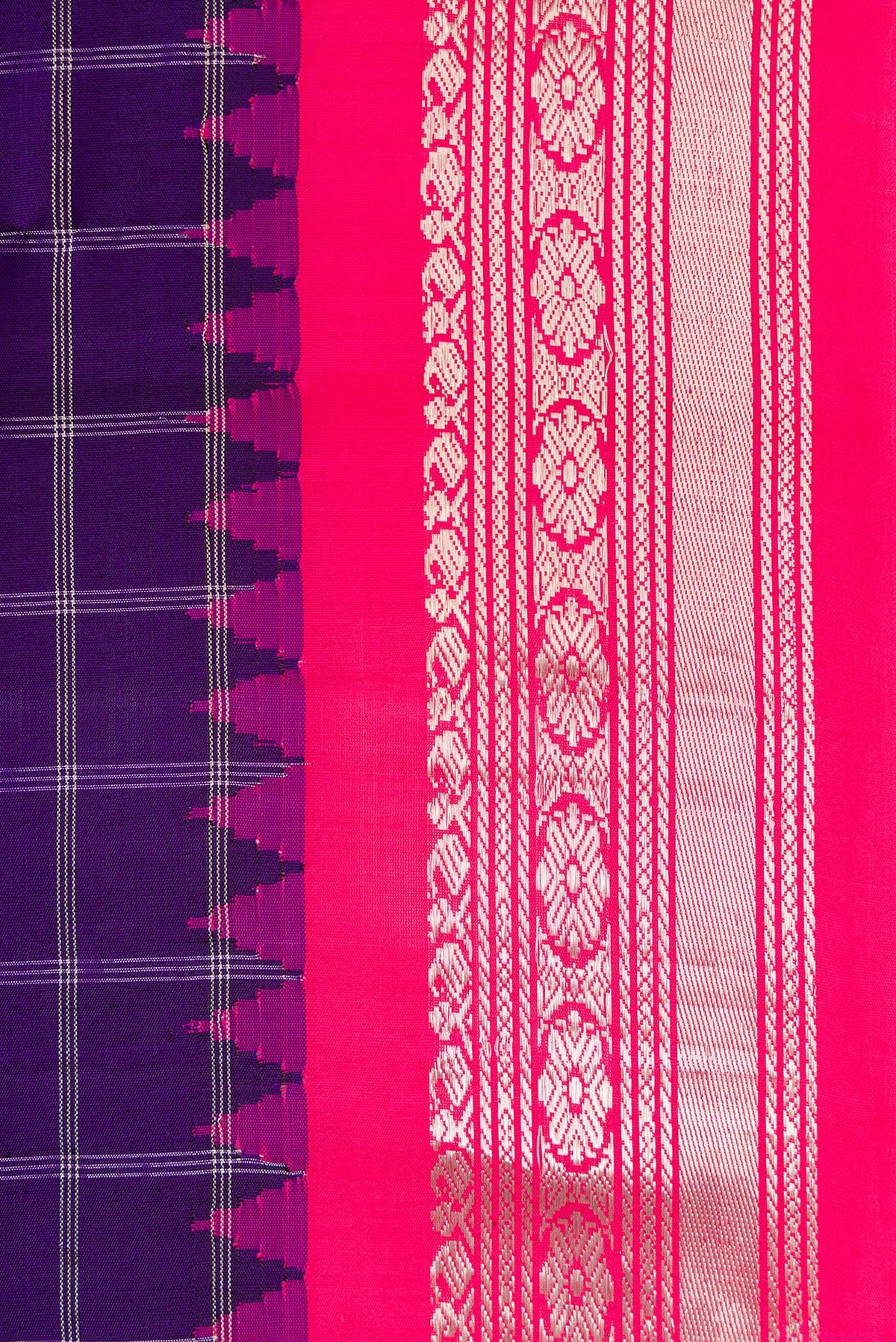 Border image of Royal Blue Dual Tone Gadwal Silk Saree with Checked design on the body and Zari Border. 