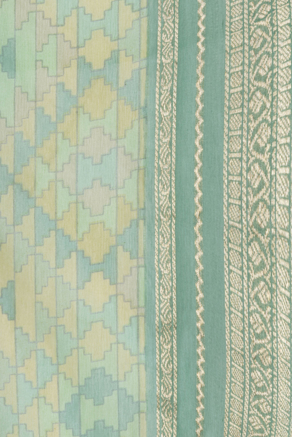 Border image of Green Dual Tone Mysore Chiffon Saree with Printed design on the body and Zari Border. 