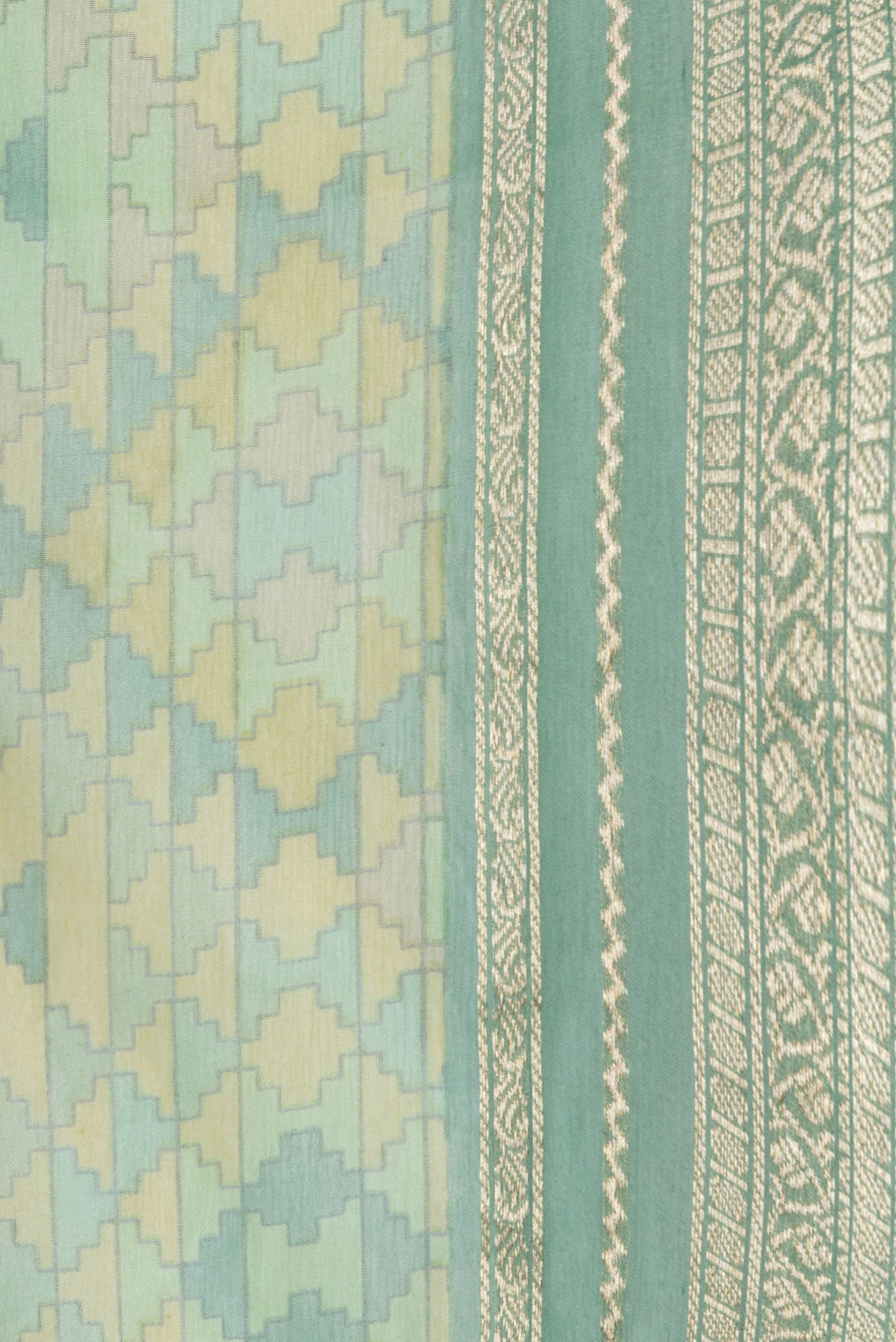 Border image of Green Dual Tone Mysore Chiffon Saree with Printed design on the body and Zari Border. 