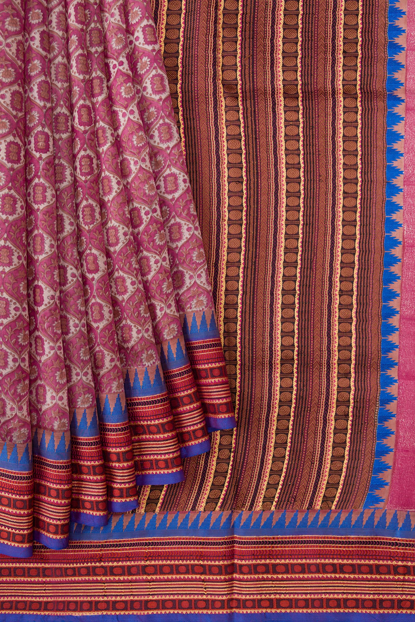 Pleats and pallu of Dark Pink Dual Tone Kanchipuram Silk Saree with Printed design on the body and Zari And Thread Border. 