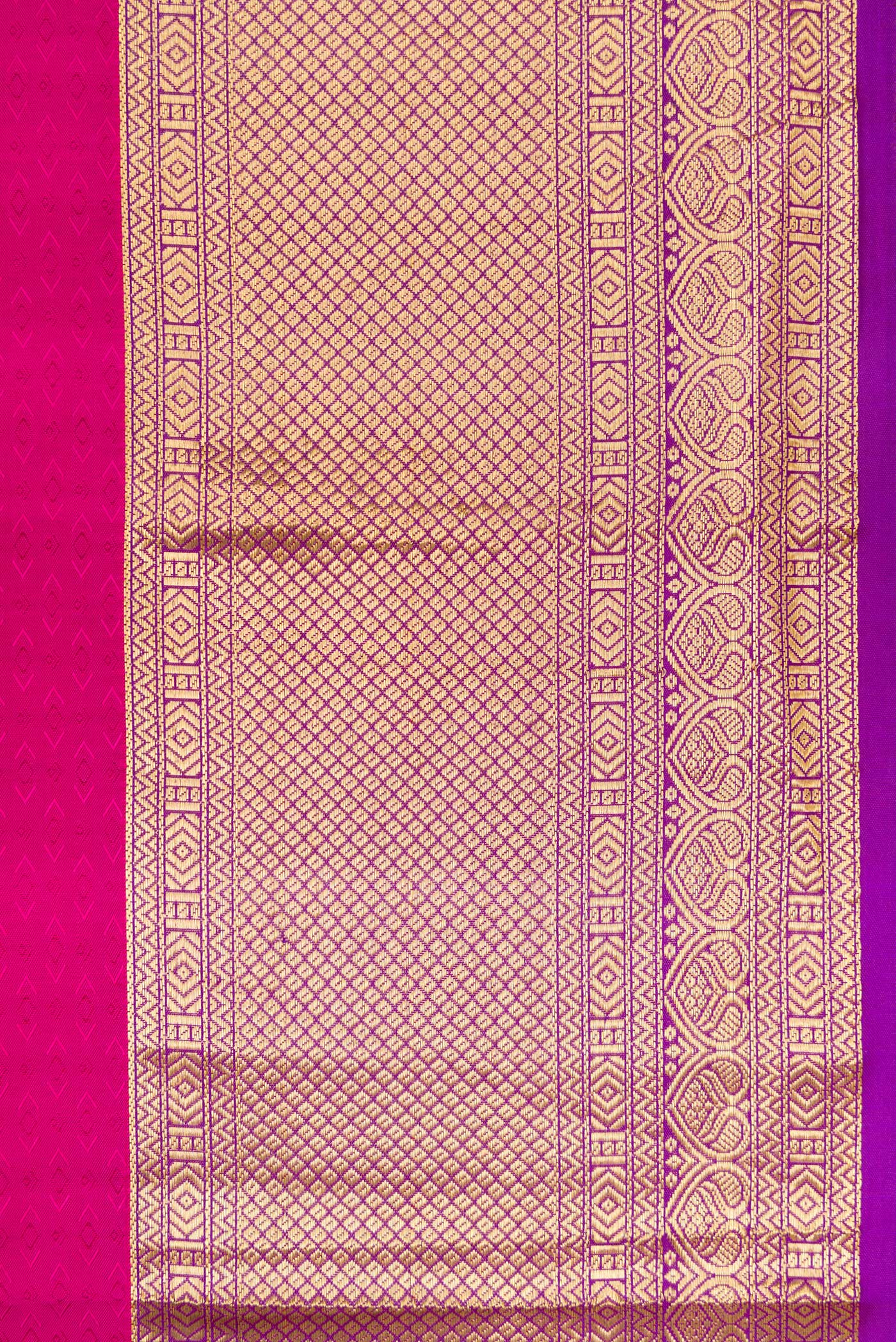 Border image of Pink Dual Tone Kanjivaram Silk Saree with Jacquard design on the body and Zari Border. 