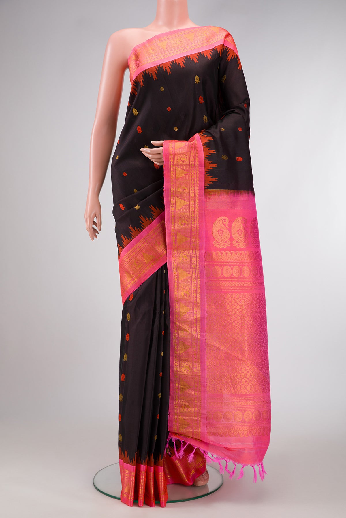 Black Dual Tone Gadwal Silk Saree with Zari And Thread Butta on the body and Zari Border.  displayed on a mannequin