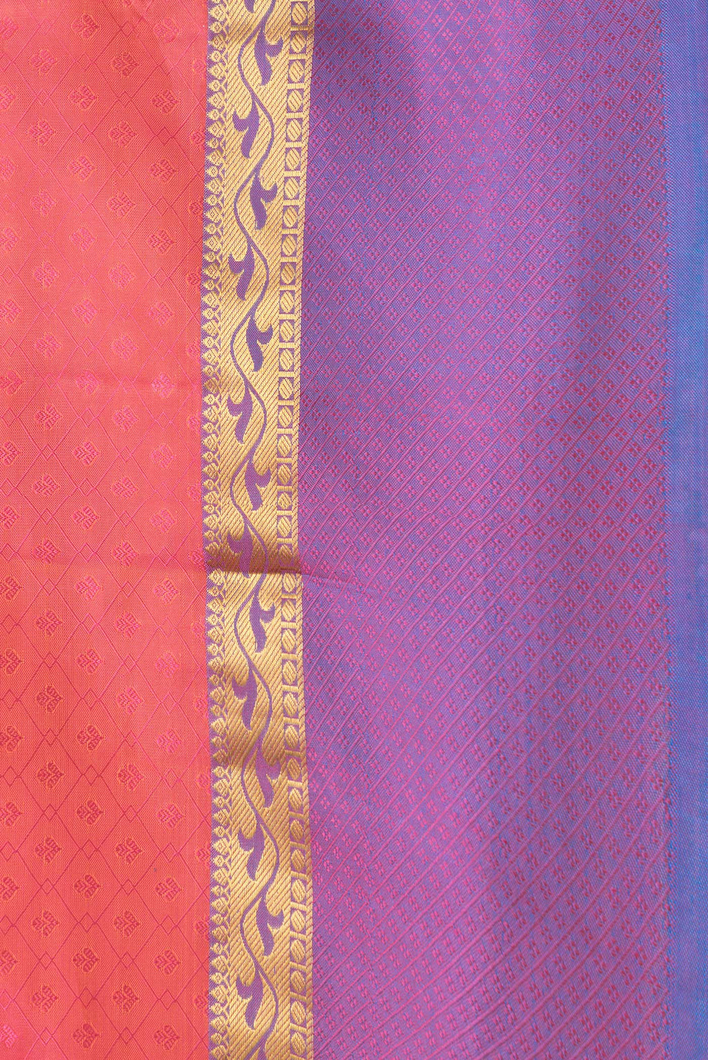 Border image of Coral Dual Tone Kanchipuram Silk Saree with Jacquard design on the body and Zari And Thread Border. 