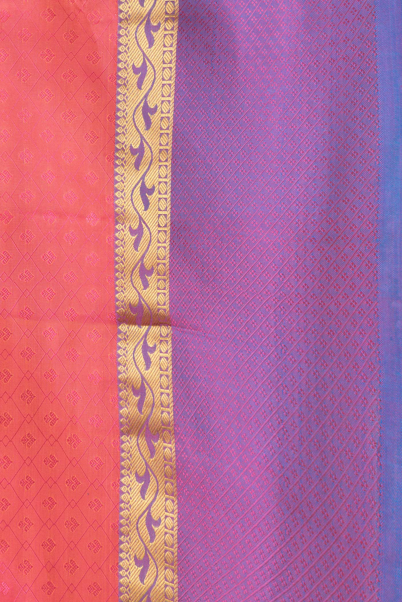 Border image of Coral Dual Tone Kanchipuram Silk Saree with Jacquard design on the body and Zari And Thread Border. 