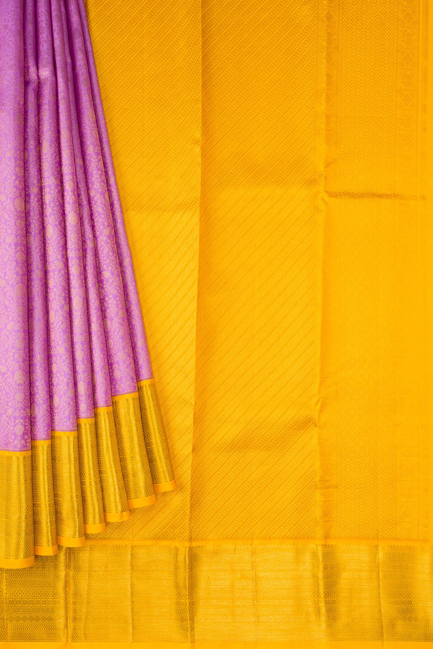 Pleats and pallu of Lavender Dual Tone Kanchipuram Silk Saree with Zari Brocade on the body and Zari Border. 