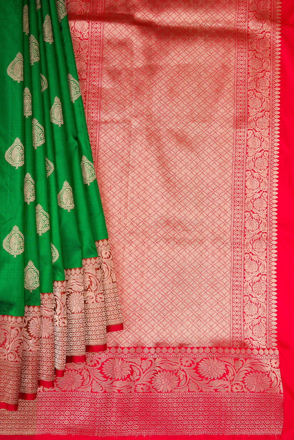 Pleats and pallu of Green Dual Tone Banarasi Silk Saree with Zari Butta on the body and Zari Border. 