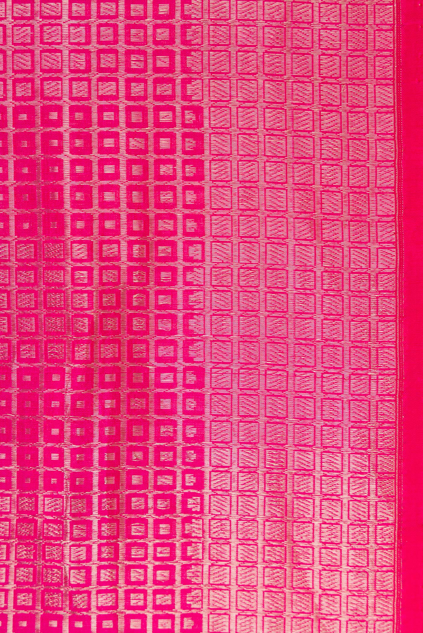 Border image of Pink Dual Tone Banarasi Silk Saree with Zari Brocade on the body and Zari Border. 