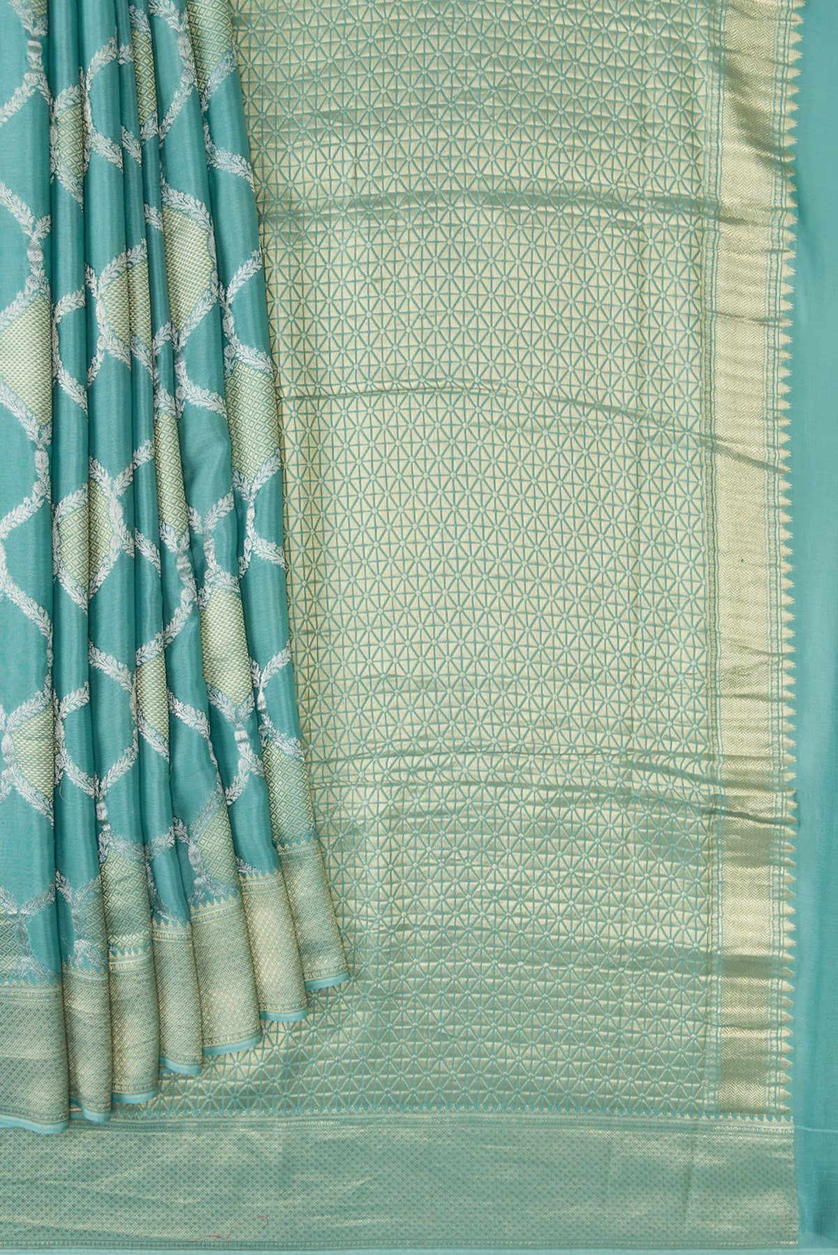 Pleats and pallu of Maya Blue Dual Tone Mysore Georgette Saree with Zari Brocade on the body and Zari Border. 