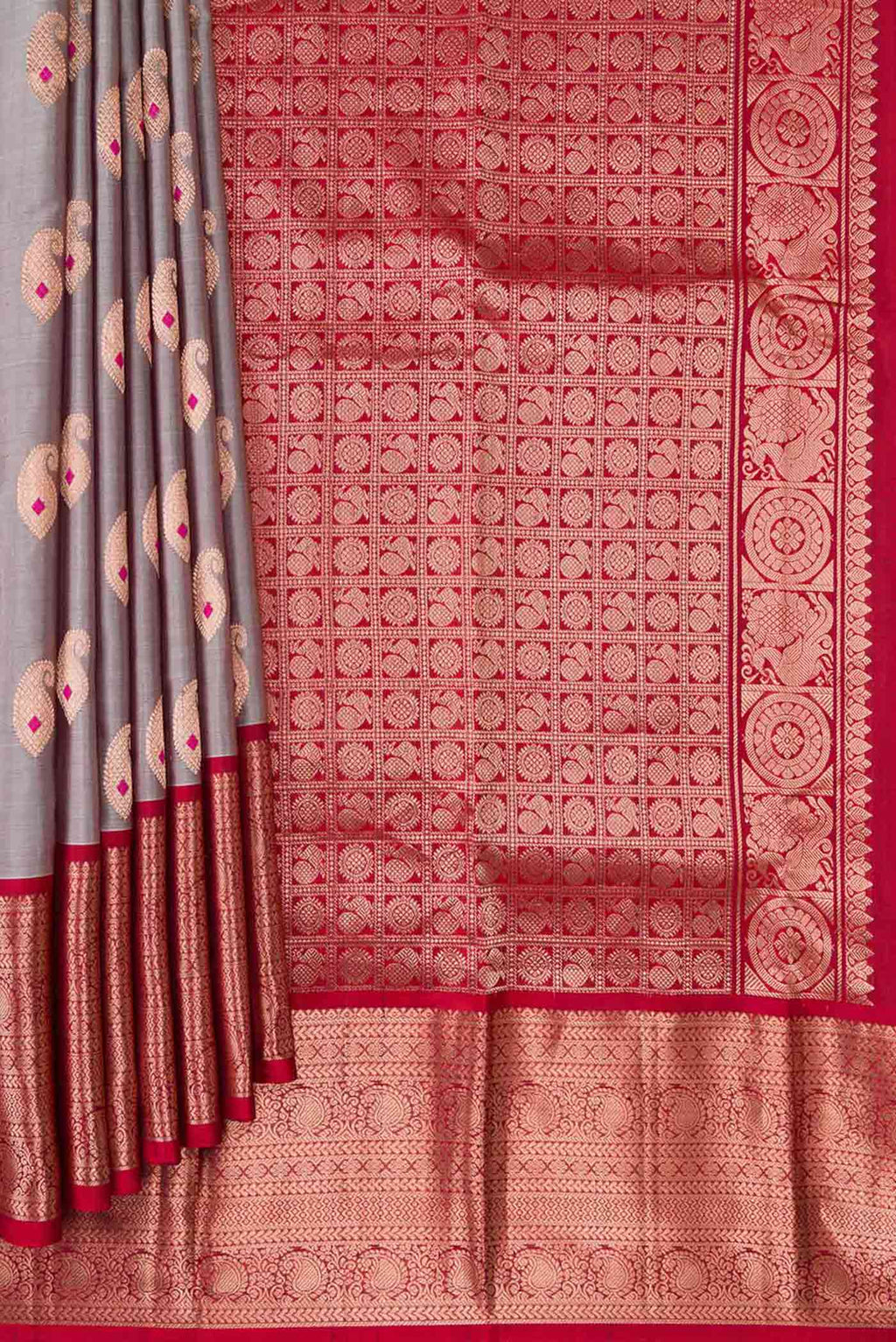 Pleats and pallu of Grey Dual Tone Kanjivaram Silk Saree with Zari Butta on the body and Zari Border. 