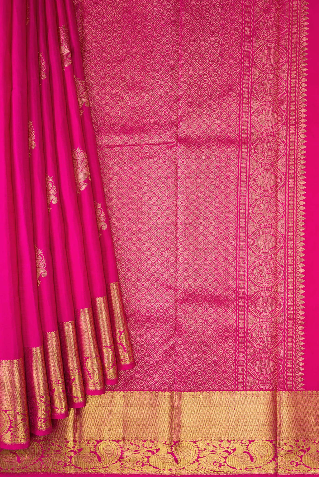 Pleats and pallu of Pink Dual Tone Kanchipuram Silk Saree with Zari Butta on the body and Zari Border. 