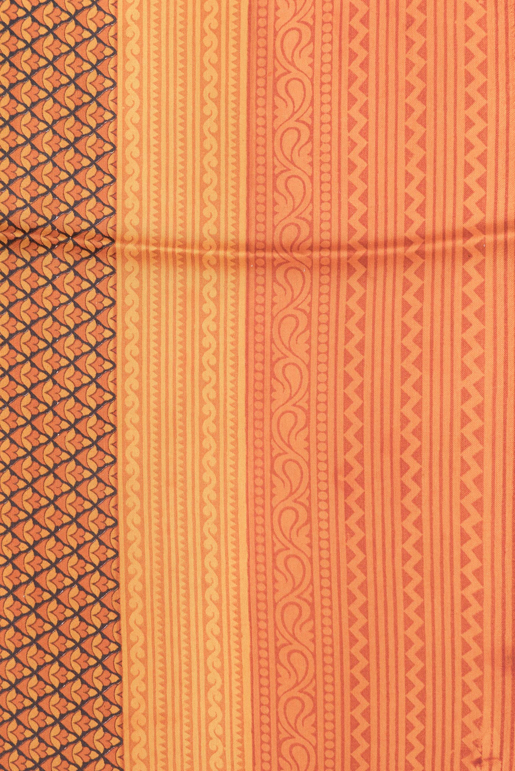 Border image of Orange Dual Tone Printed Silk Saree with Printed design on the body and Printed Border. 