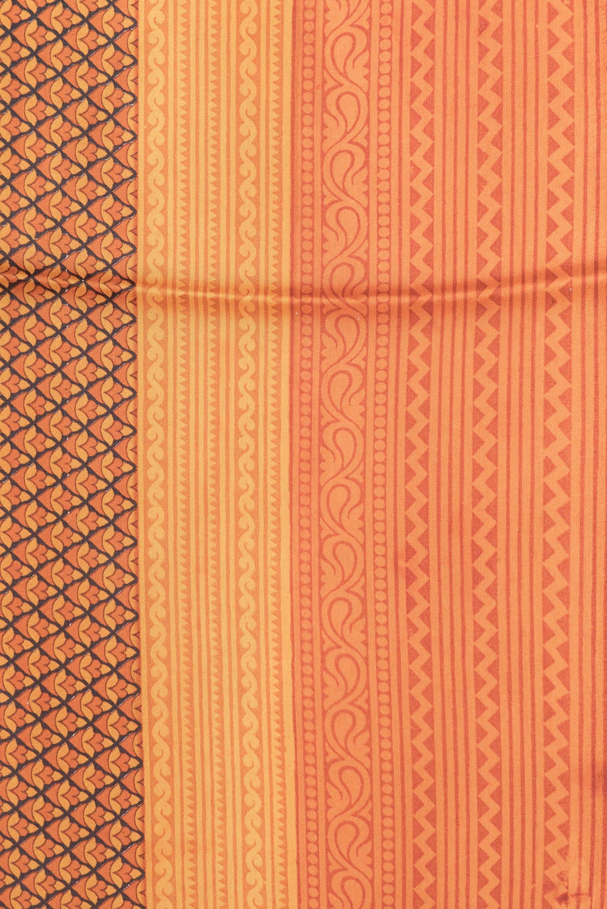 Border image of Orange Dual Tone Printed Silk Saree with Printed design on the body and Printed Border. 