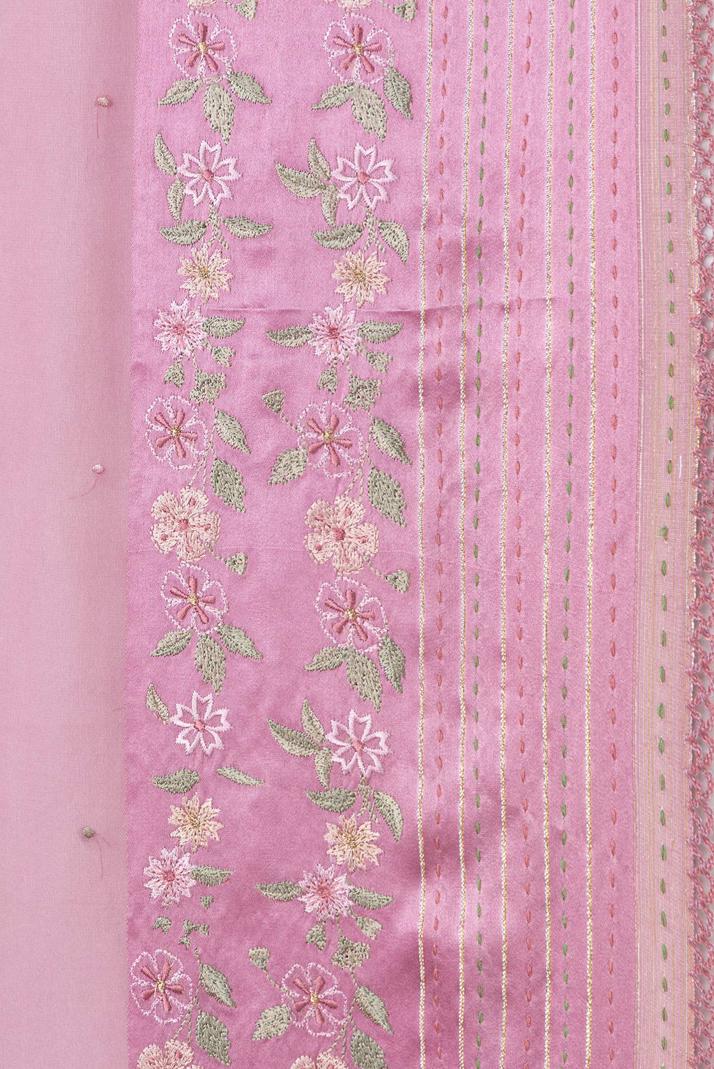 Border image of Pink Dual Tone Georgette Saree with Embroidery on the body and Embroidery Border. 