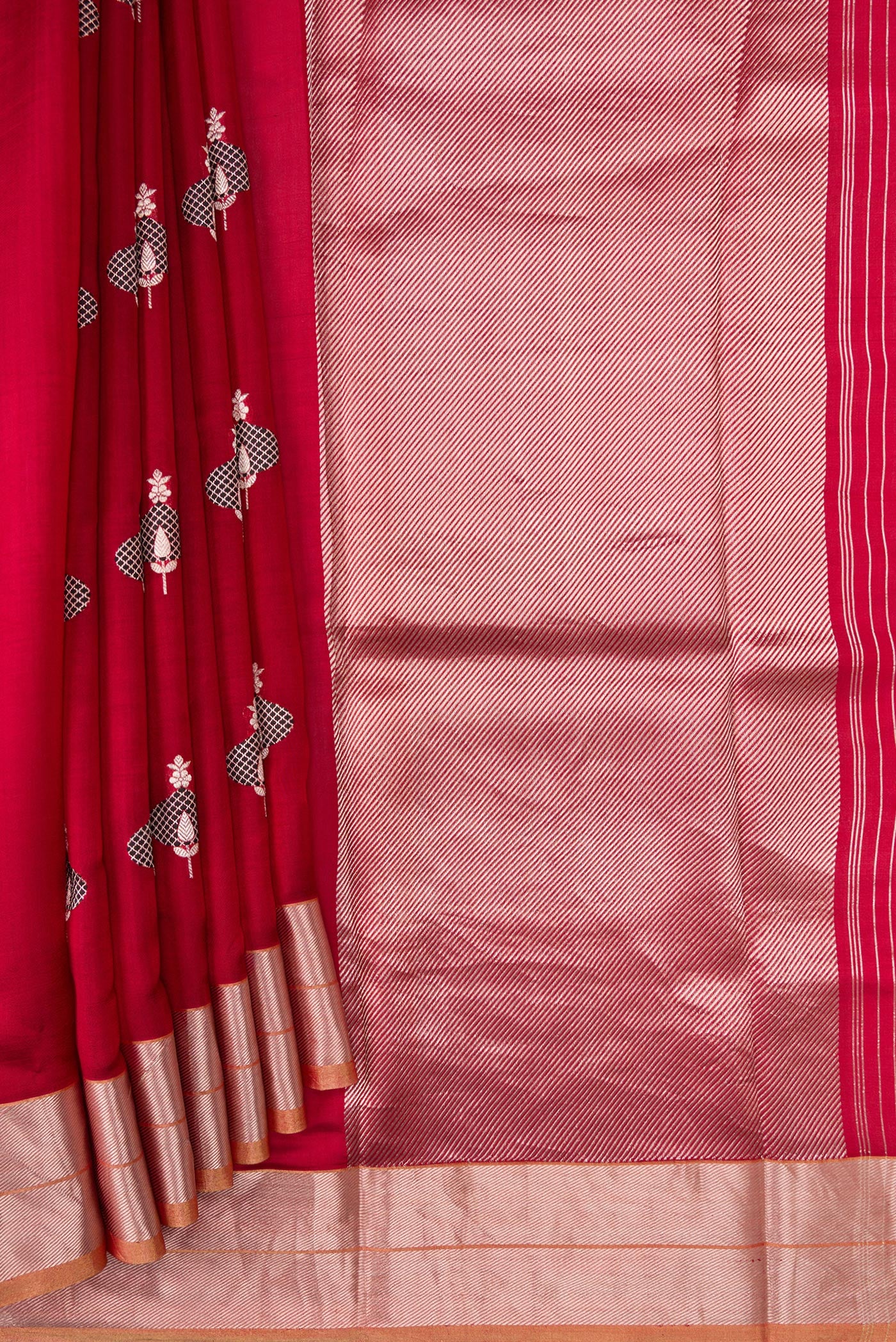 Pleats and pallu of Burgundy Dual Tone Banarasi Silk Saree with Stripes on the body and Thin Zari Line. 