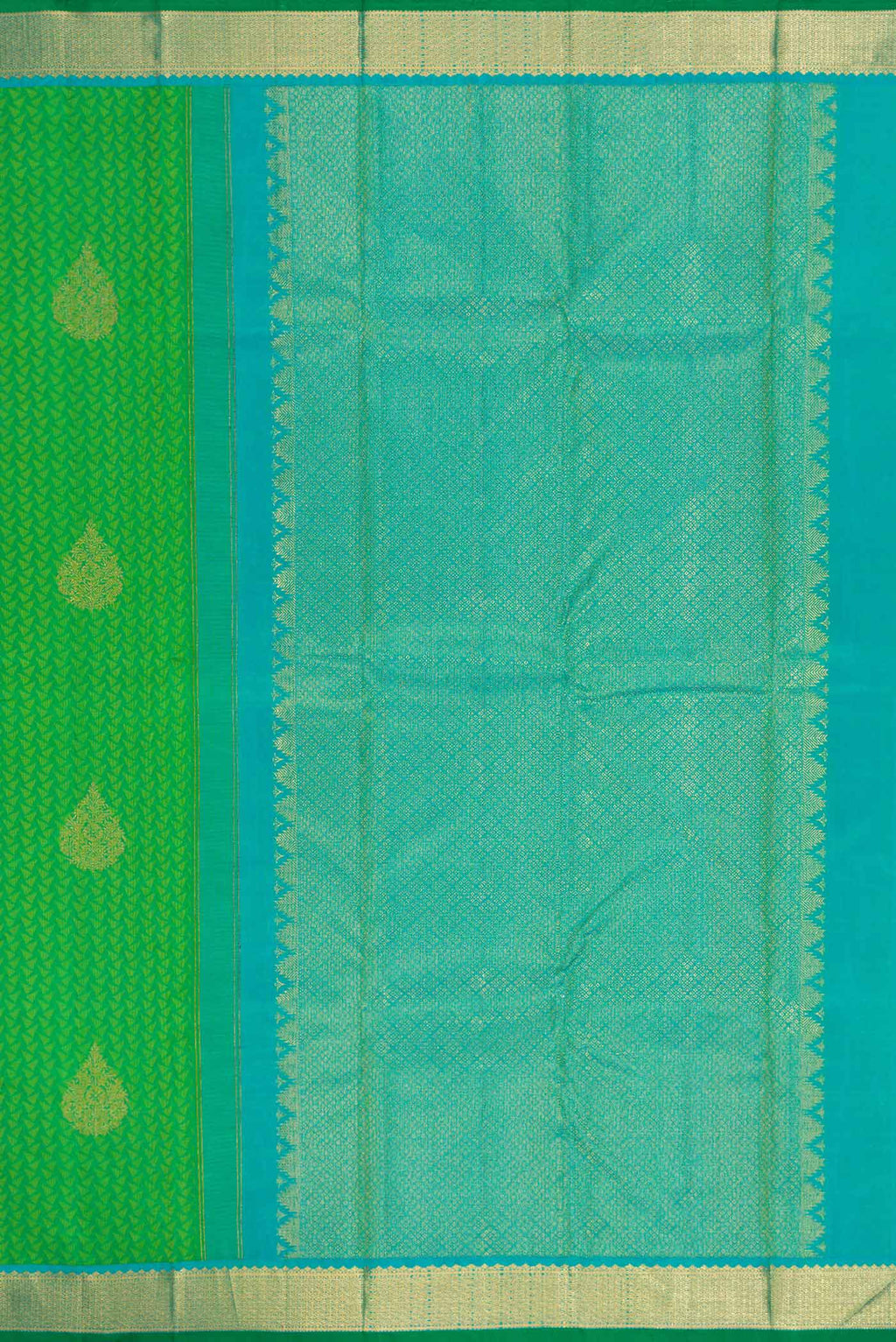 Close up image of the pallu of Green Dual Tone Kanjivaram Silk Saree with Jacquard With Zari Butta on the body and Zari Border. 
