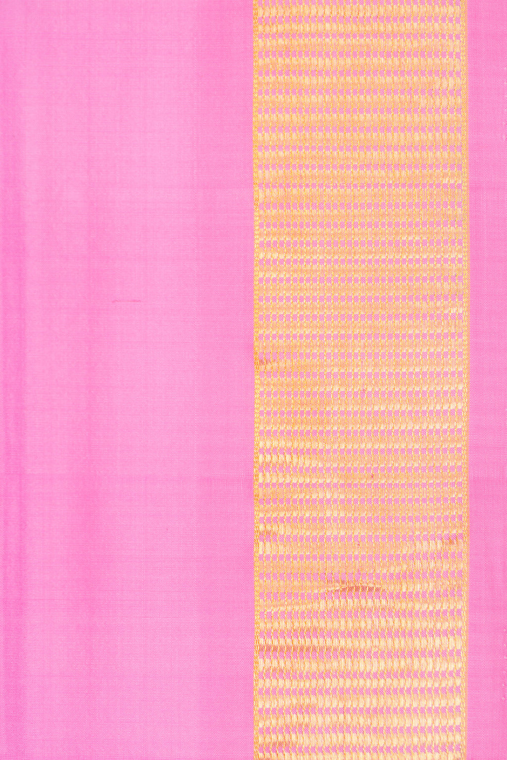 Border image of Pink Dual Tone Kanchipuram Silk Nine Yards Saree with Plain Body and Zari Border. 