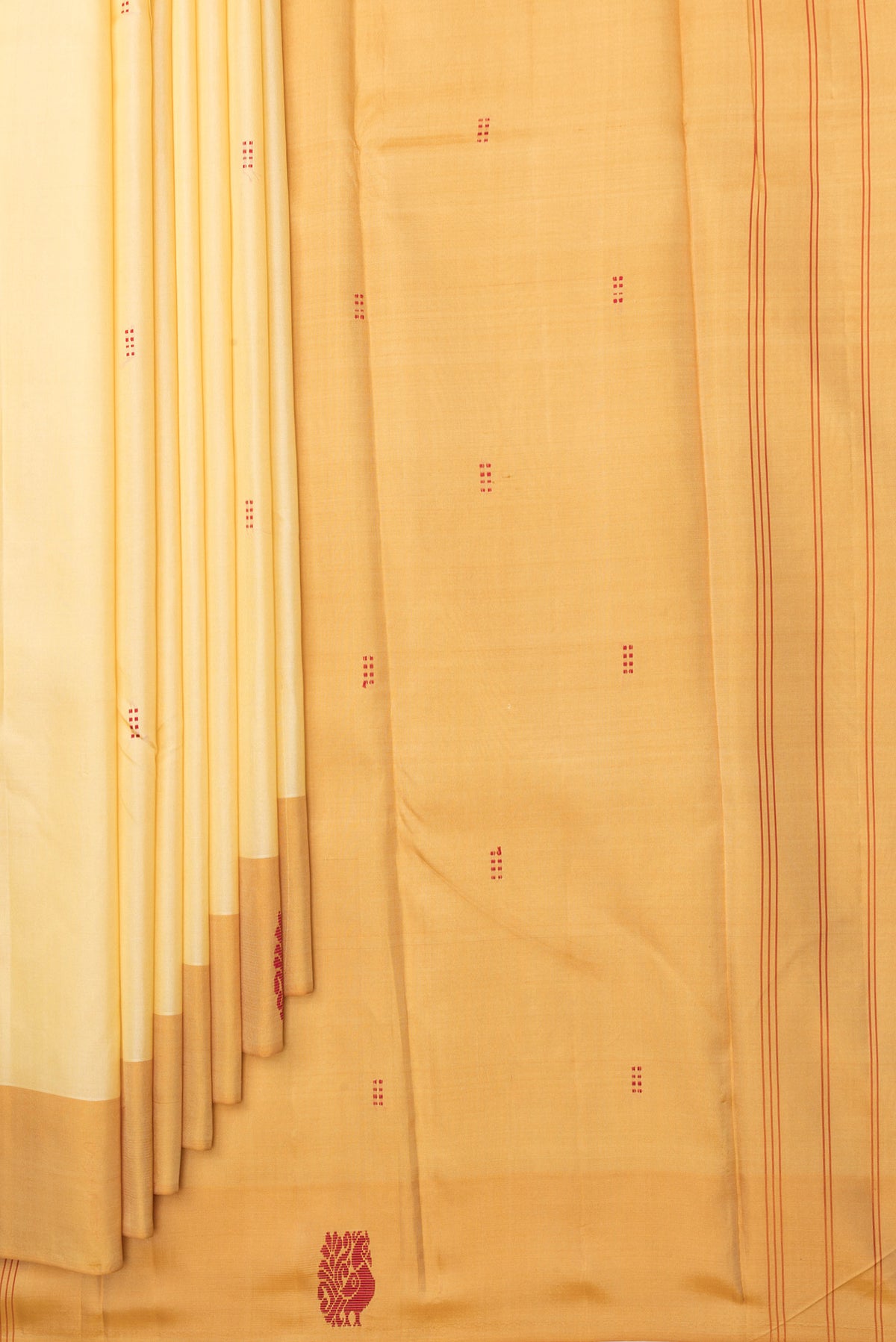 Pleats and pallu of Pure Silk Sandal Kanchipuram Saree with Thread Butta on the body and Thread Border. 