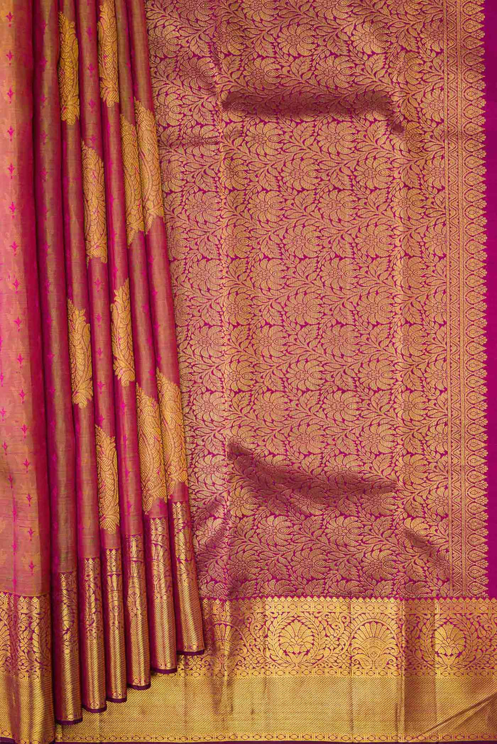 Pleats and pallu of Mehandi Green Dual Tone Kanchipuram Silk Saree with Jacquard design on the body and Zari Border. 