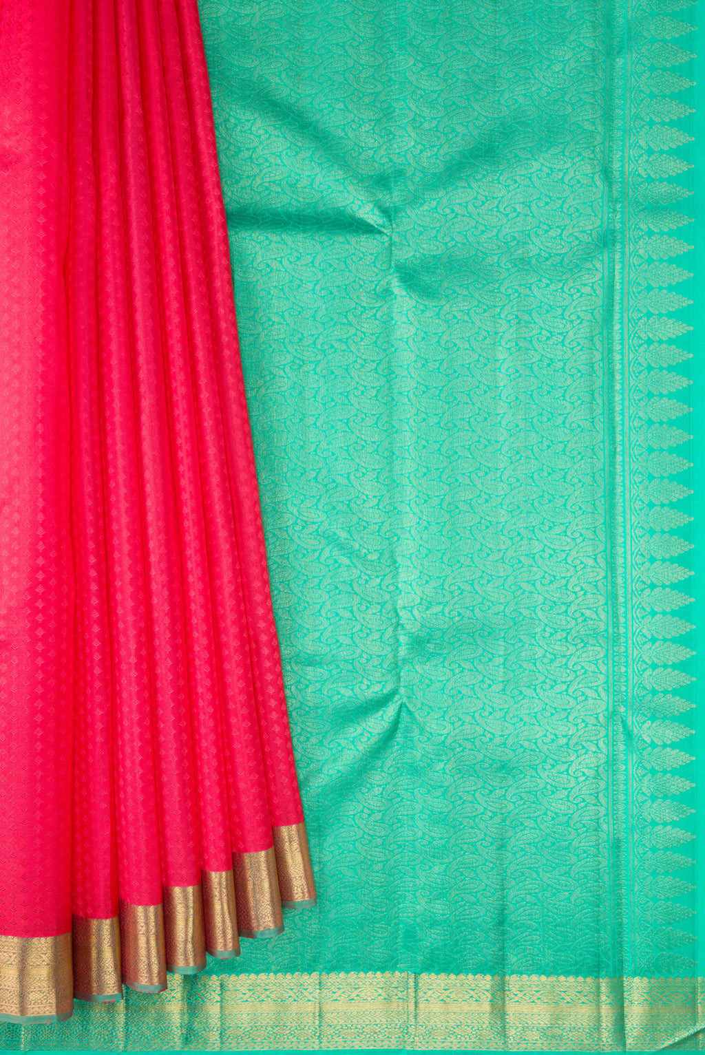 Pleats and pallu of Pure Silk Pure Zari Pink Dual Tone Kanjivaram Saree with Jacquard design on the body and Zari Border. 