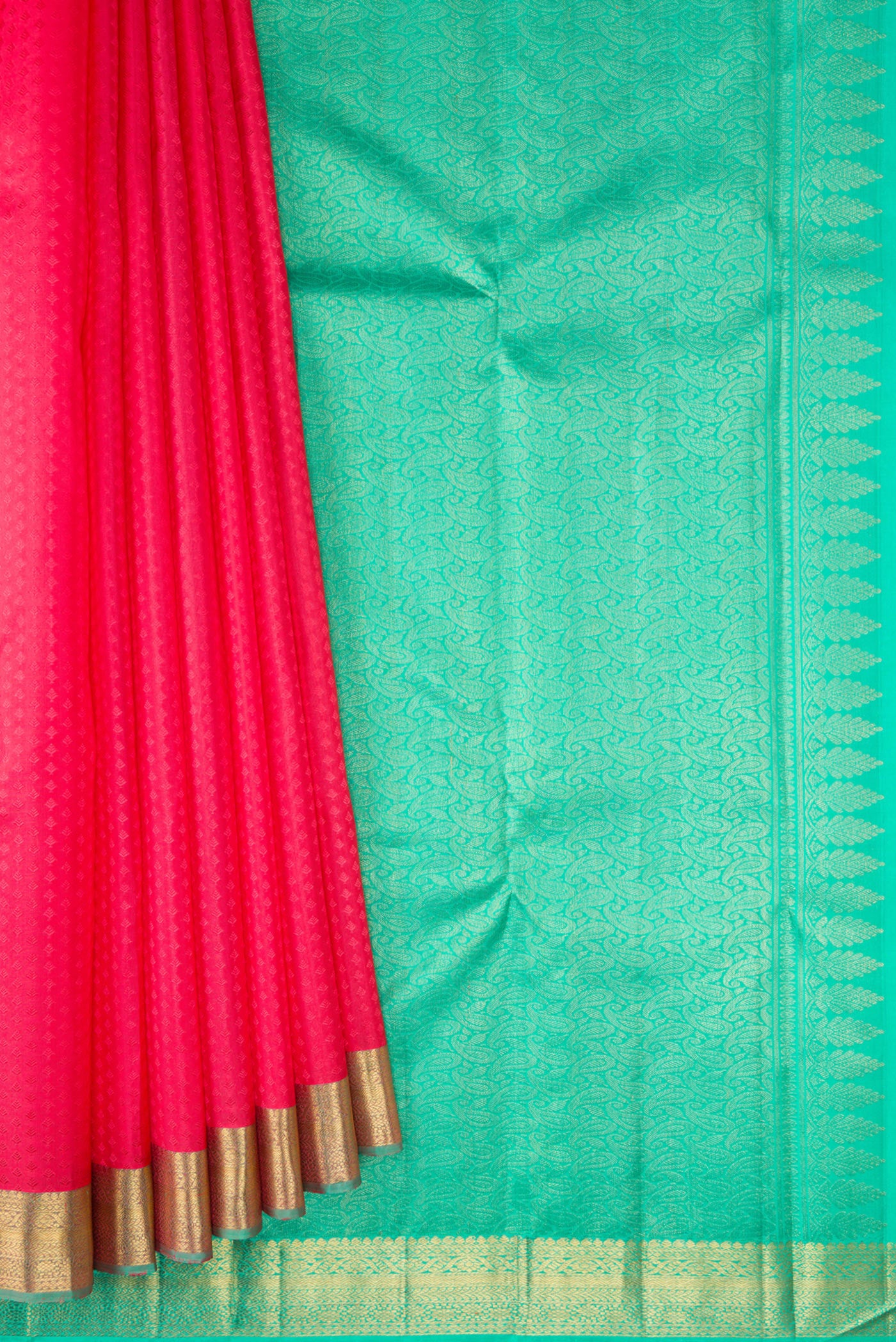 Pleats and pallu of Pure Silk Pure Zari Pink Dual Tone Kanjivaram Saree with Jacquard design on the body and Zari Border. 