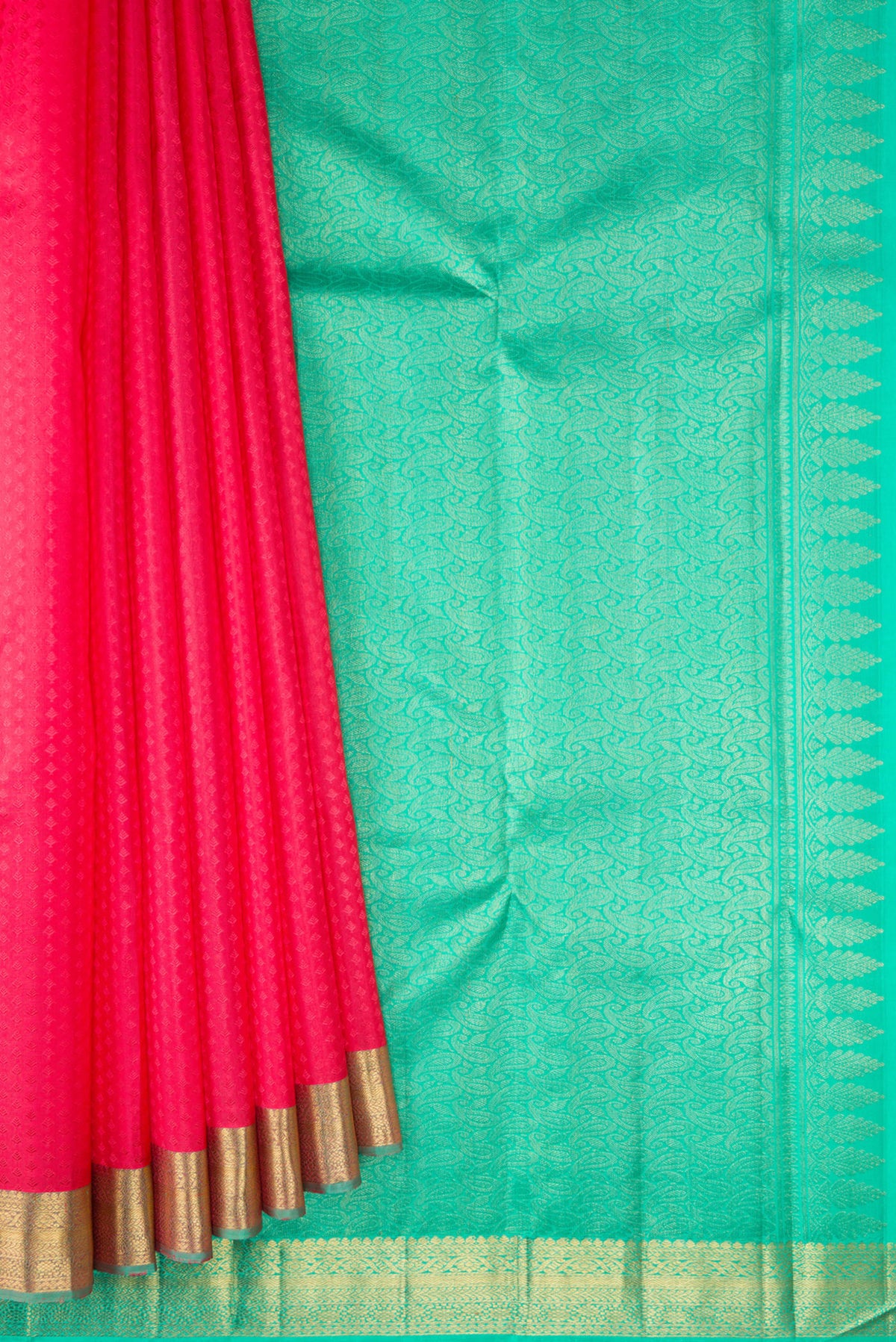 Pleats and pallu of Pure Silk Pure Zari Pink Dual Tone Kanjivaram Saree with Jacquard design on the body and Zari Border. 