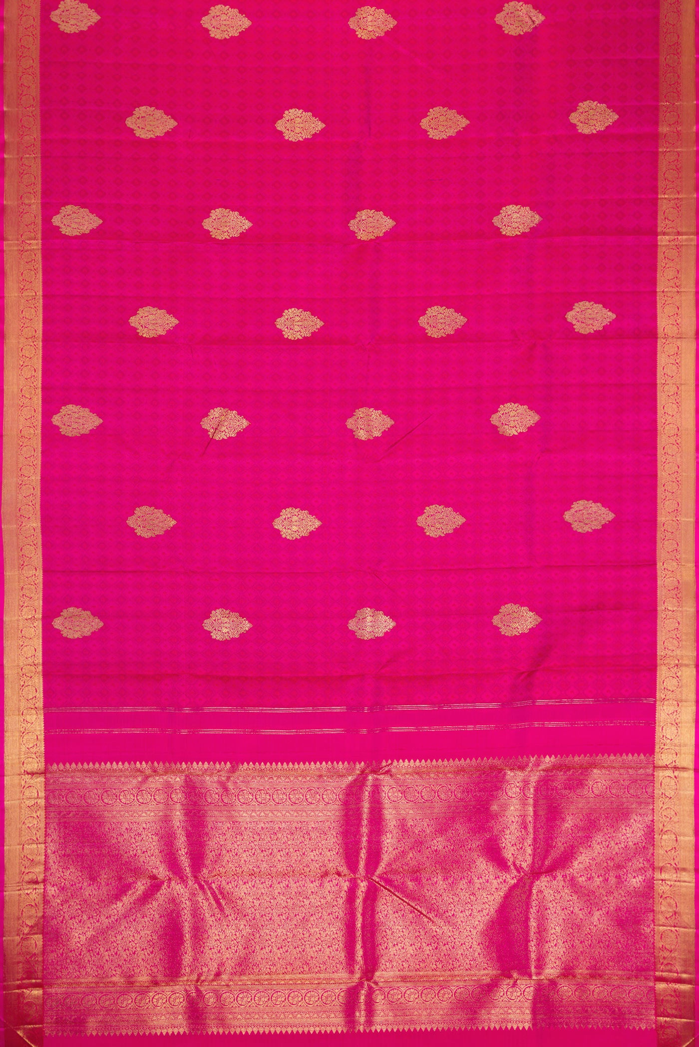 Flat view of Pure Silk Pure Zari Magenta Dual Tone Kanchipuram Saree with Jacquard With Zari Butta on the body and Zari Border. 